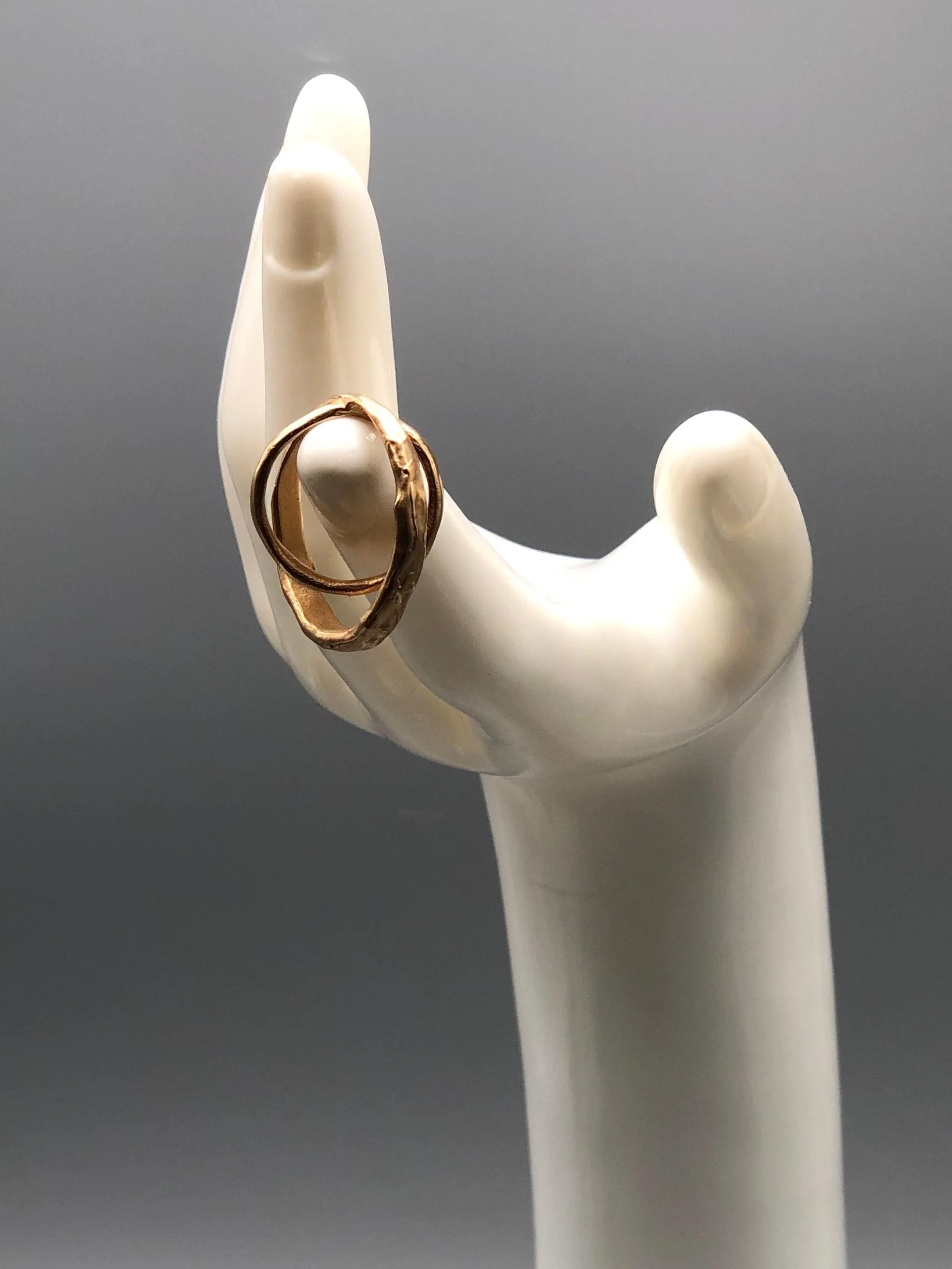 Anello Circle in bronzo di Floret Gioielli.