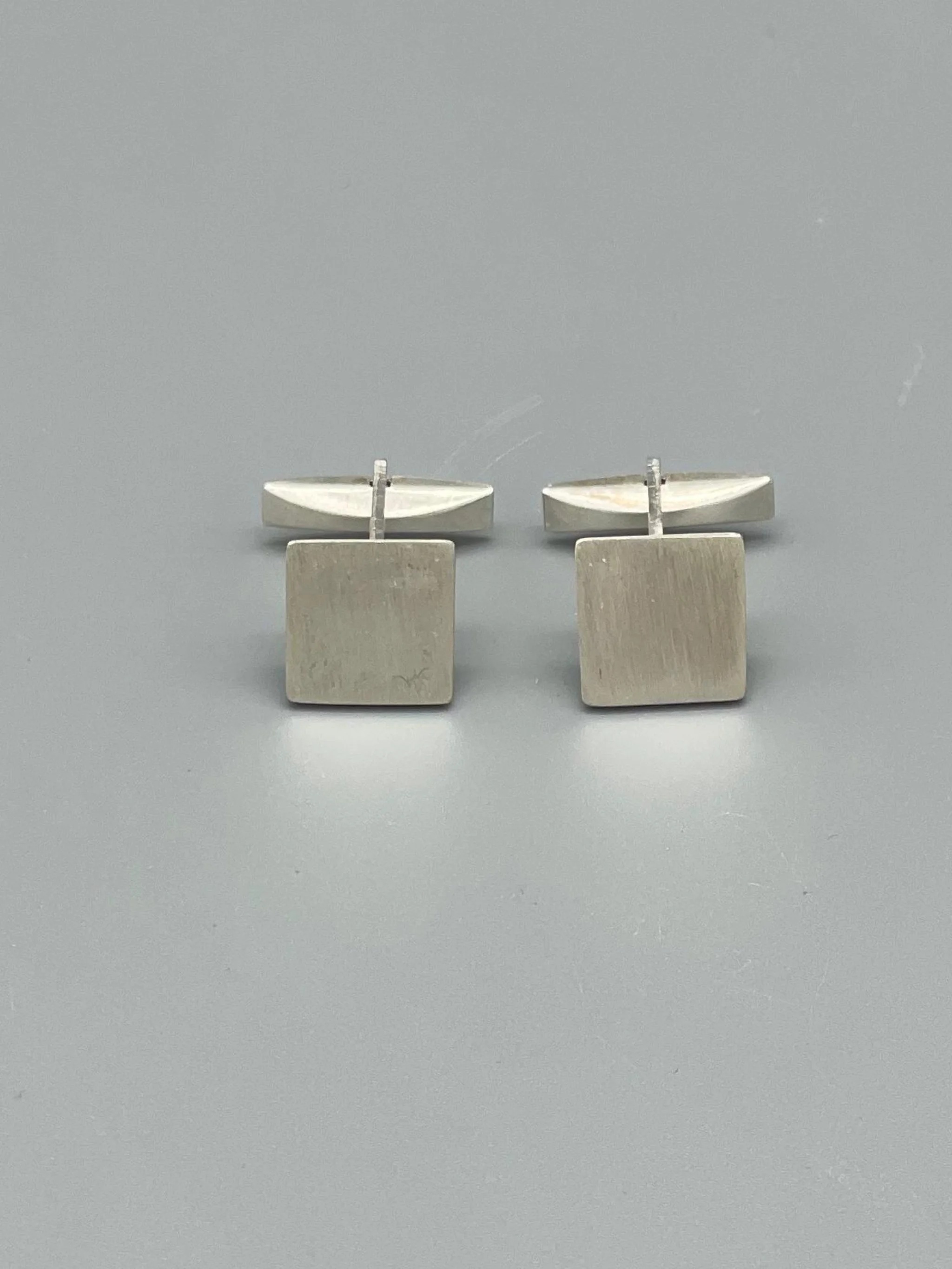 Gemelli Square Crepundia in argento 925 opaco, design essenziale contemporaneo