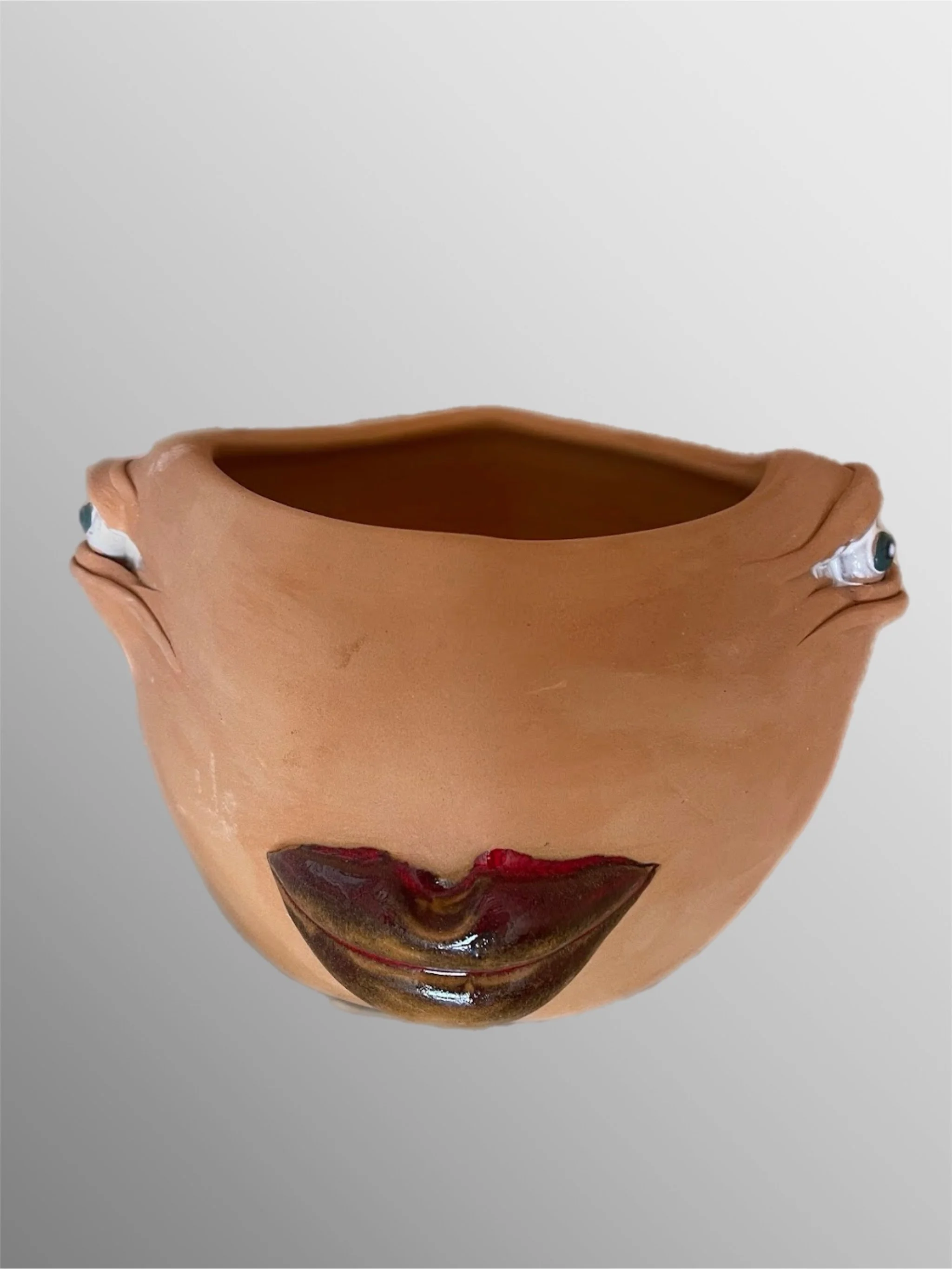 Paolo Anselmo terracotta vase with dark lips and side eyes, Crepundia Gioielli Bologna / Vaso in terracotta con labbra scure e occhi laterali di Paolo Anselmo, Crepundia Gioielli Bologna