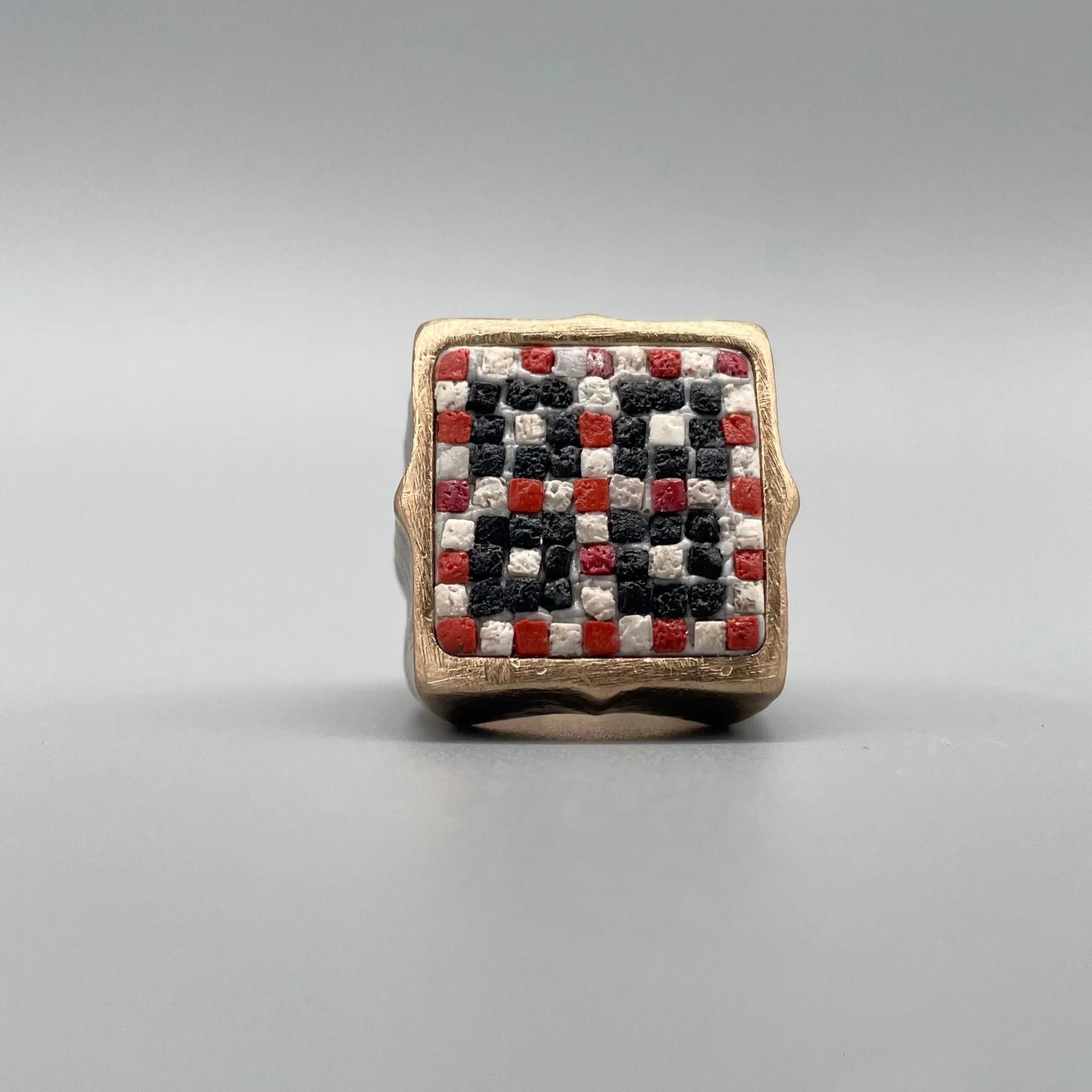 Per informazioni e ordini → WhatsApp