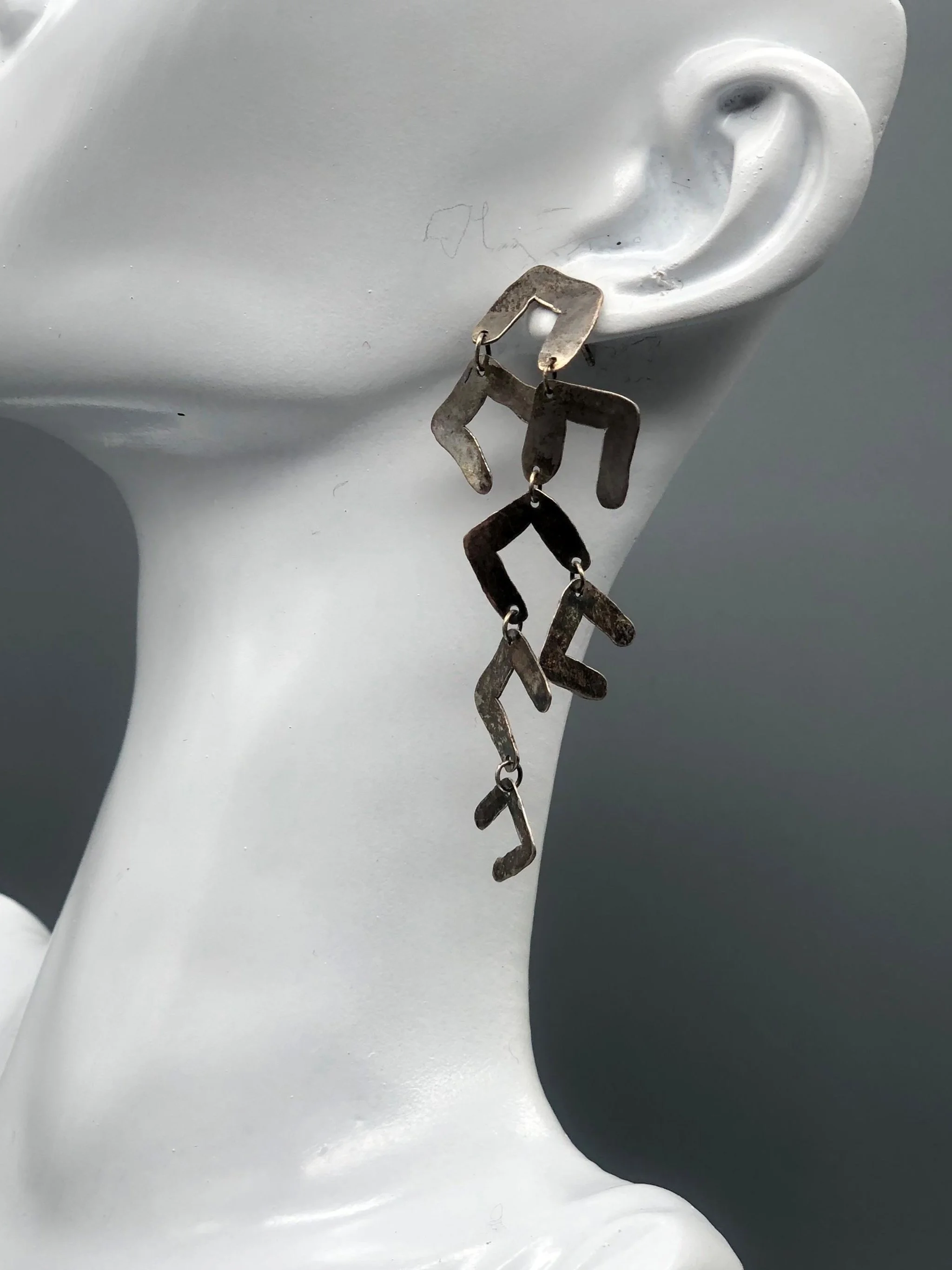 Elisa Deval Brina 7 sterling silver earrings for Crepundia Gioielli Bologna, long modular handmade contemporary earrings with geometric articulated elements