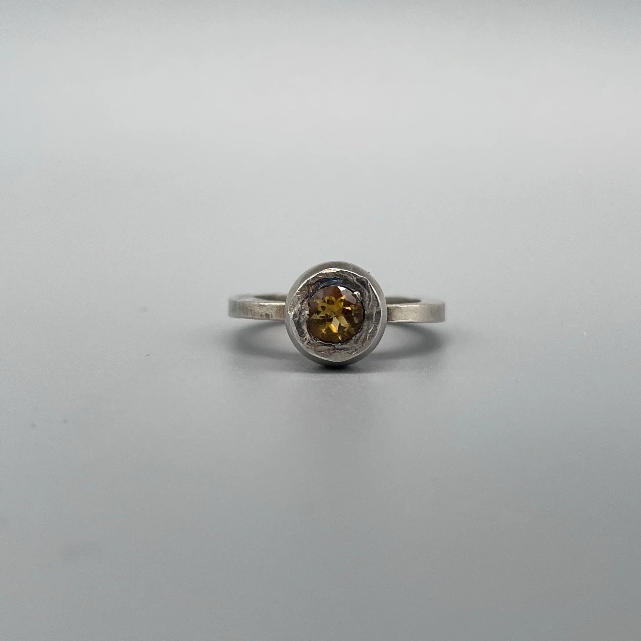 Per informazioni e ordini → WhatsApp