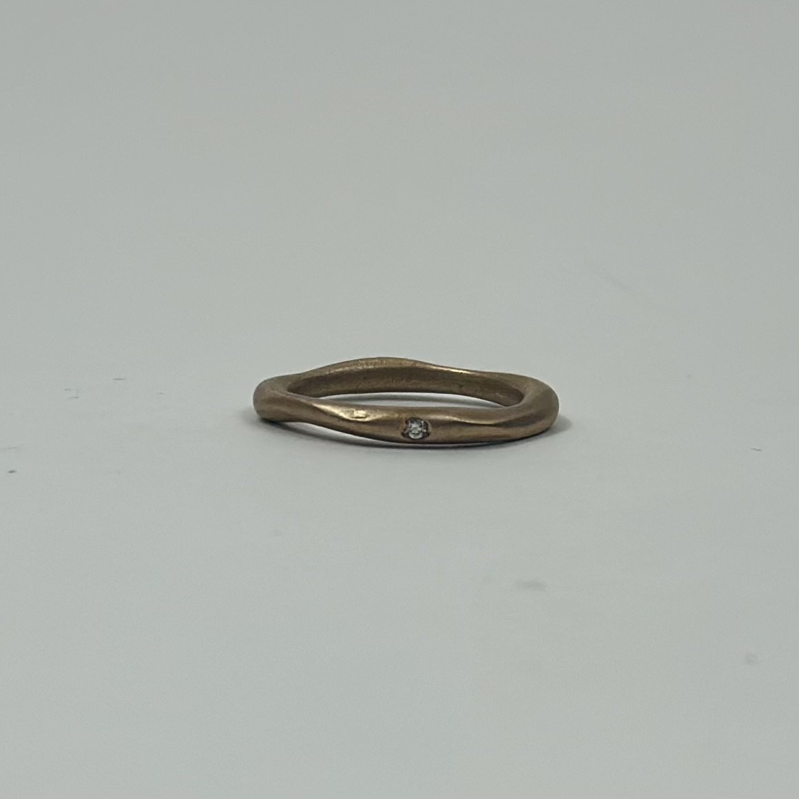 Anello Ondulata. Crepundia Gioielli