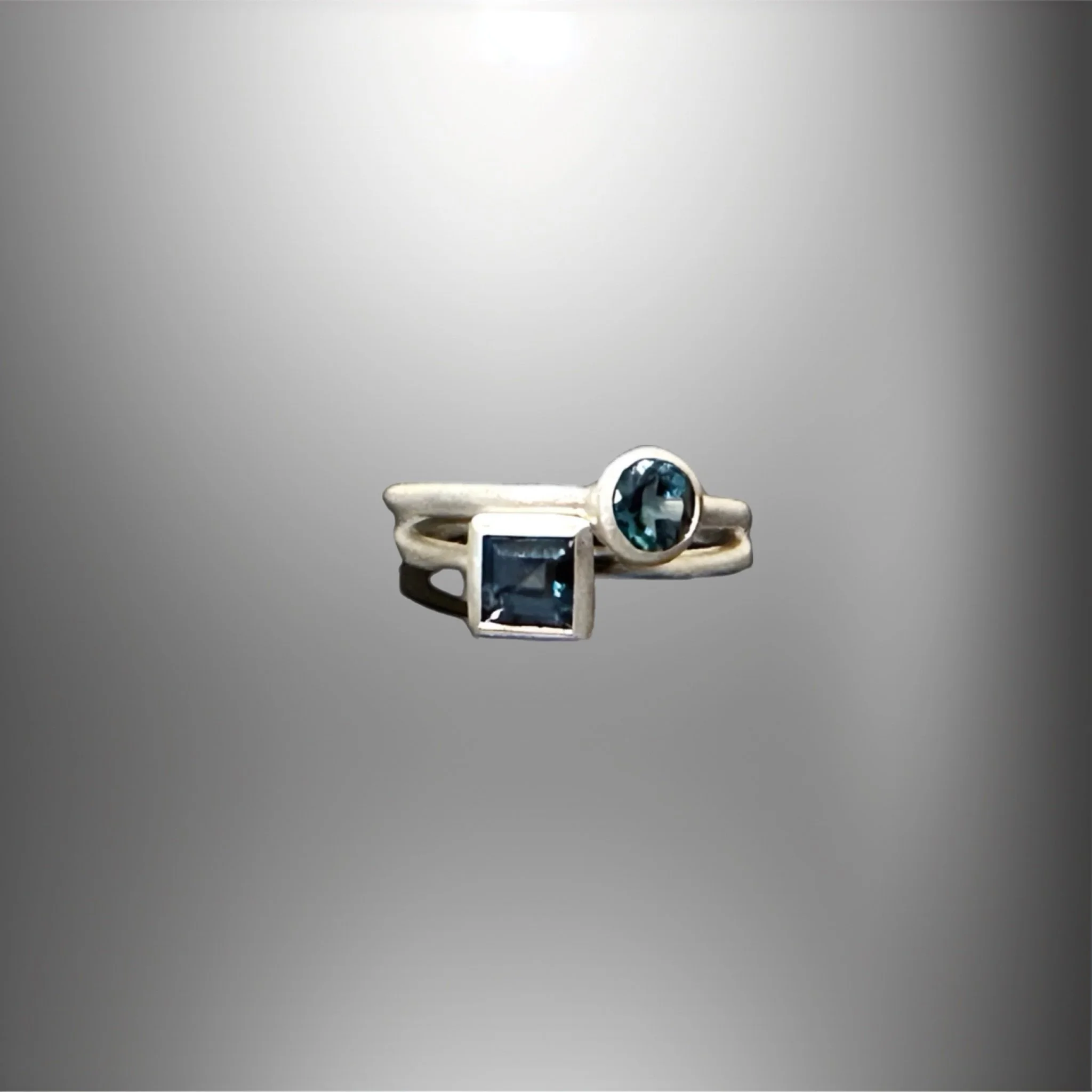 Per informazioni e ordini → WhatsApp