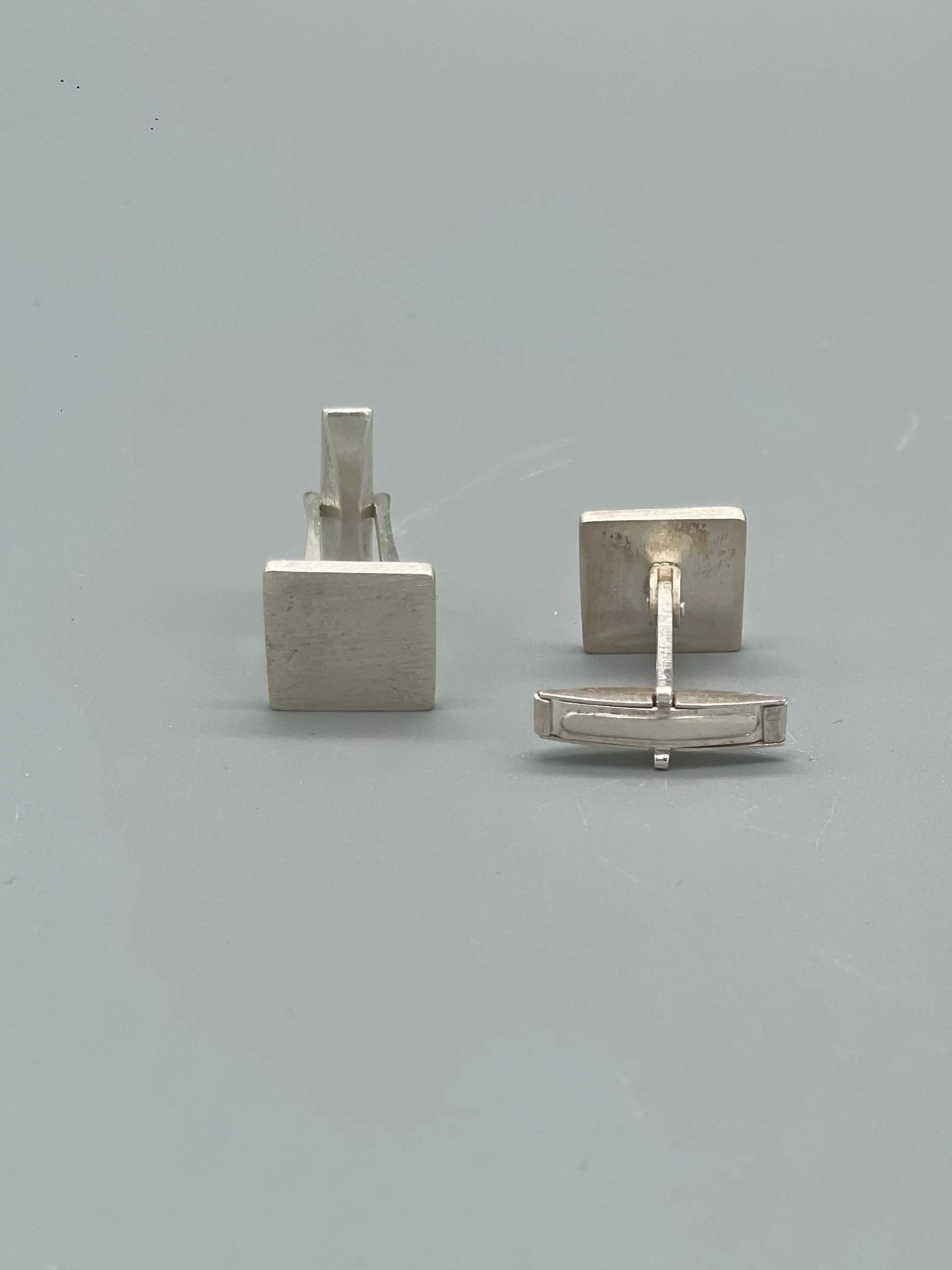 Gemelli Square Crepundia in argento 925 opaco, design essenziale contemporaneo