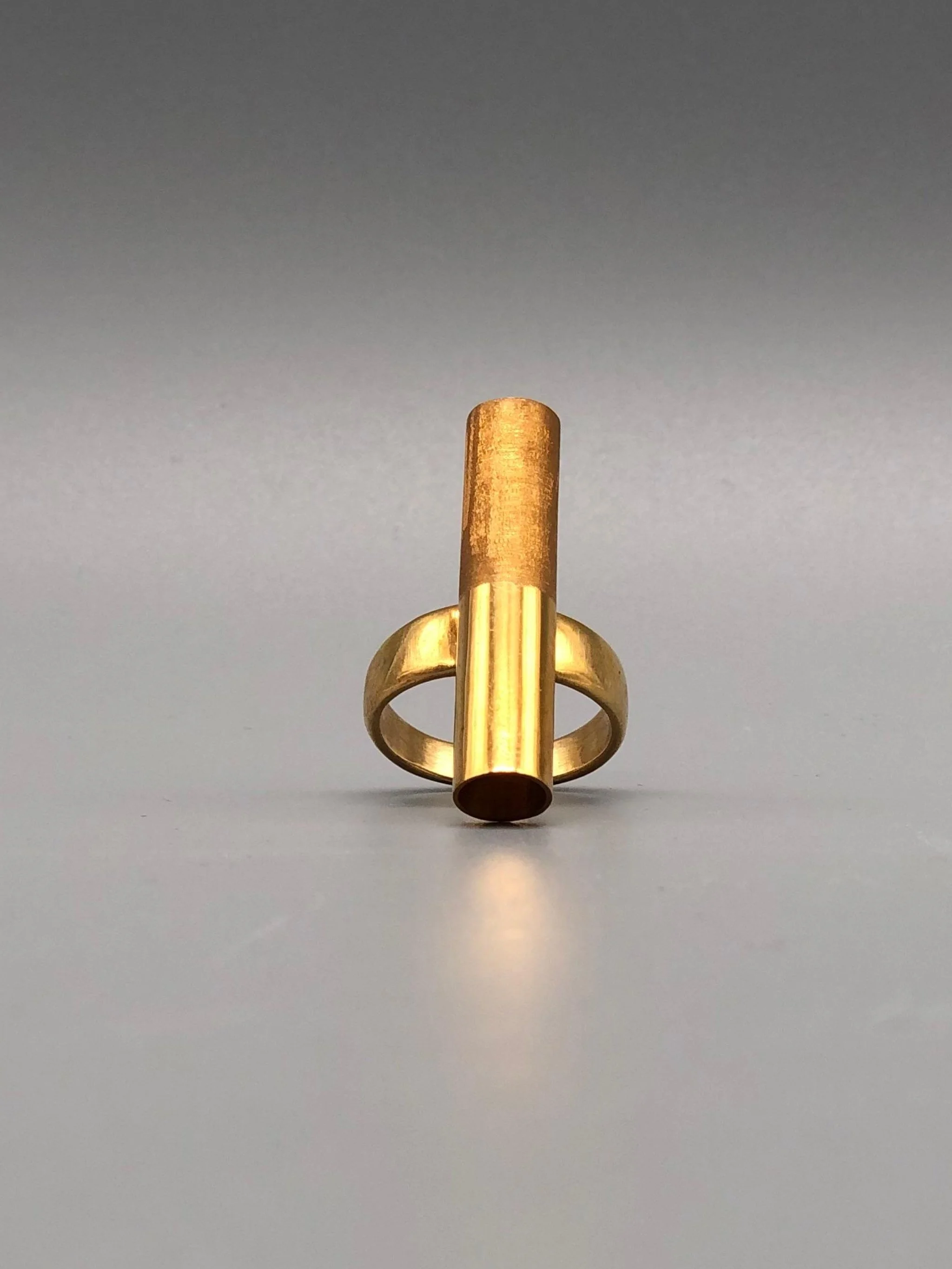 HoAsen Jewelry The Dual Sparkling Tube Ring in gilded sterling silver with partially satin finish — Crepundia Gioielli Bologna