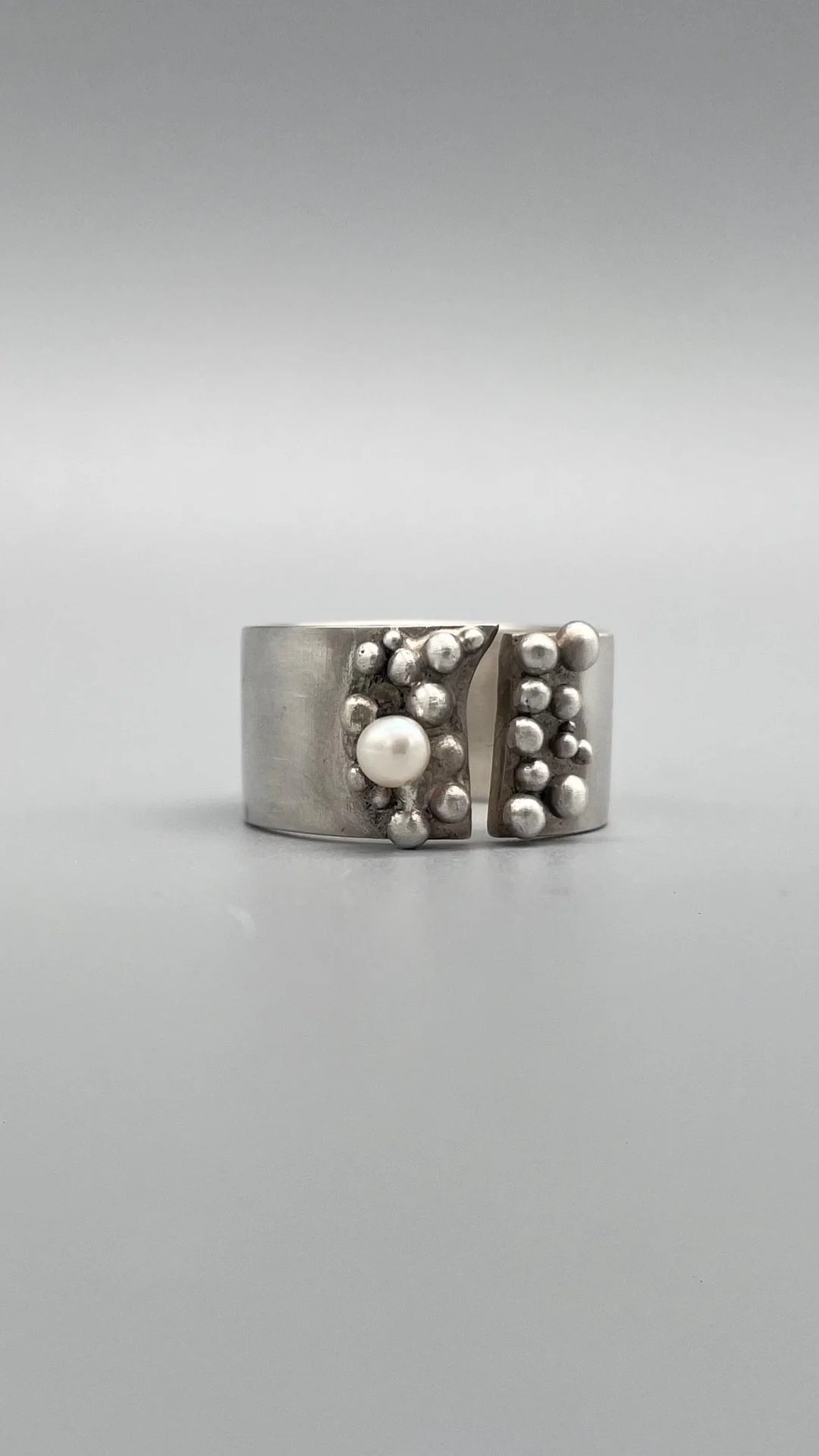 Crepundia Gioielli. Anello di Liz Hubermann