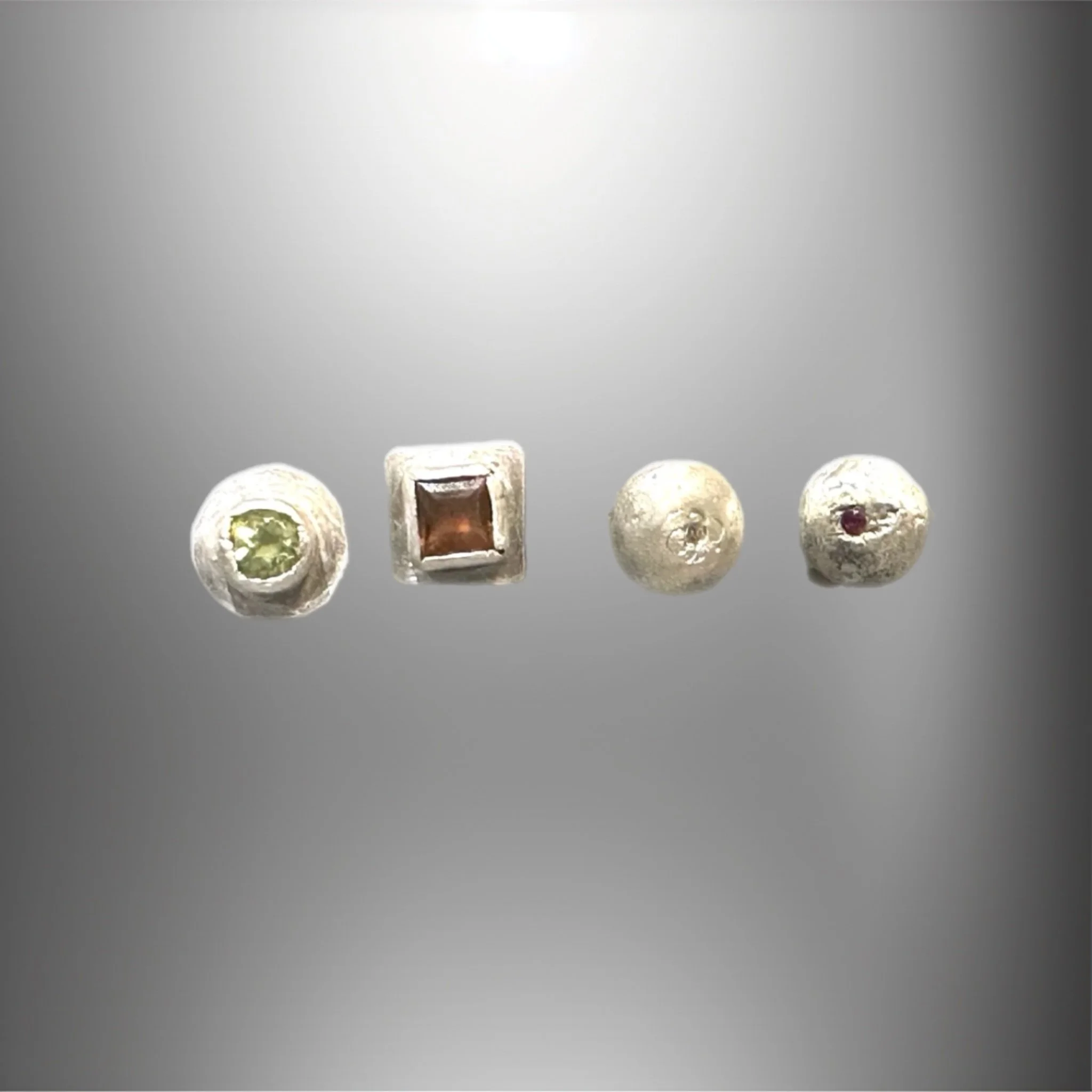 Per informazioni e ordini → WhatsApp