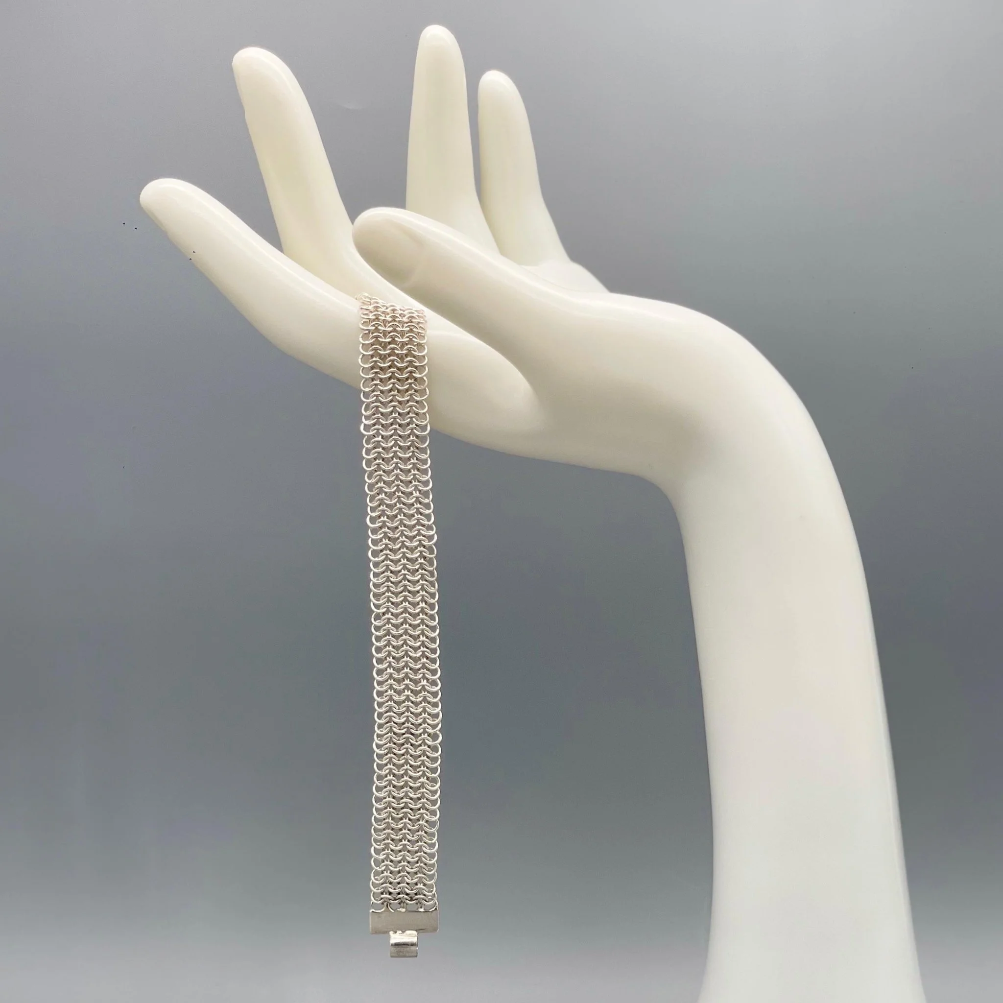 Per informazioni e ordini → WhatsApp