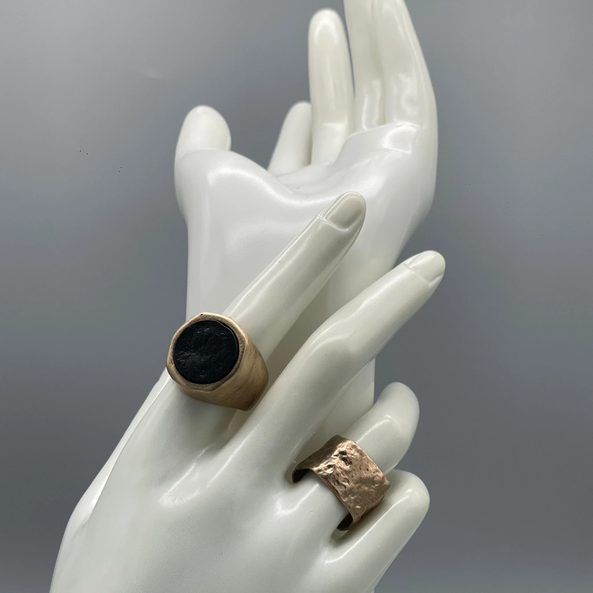 Per informazioni e ordini → WhatsApp