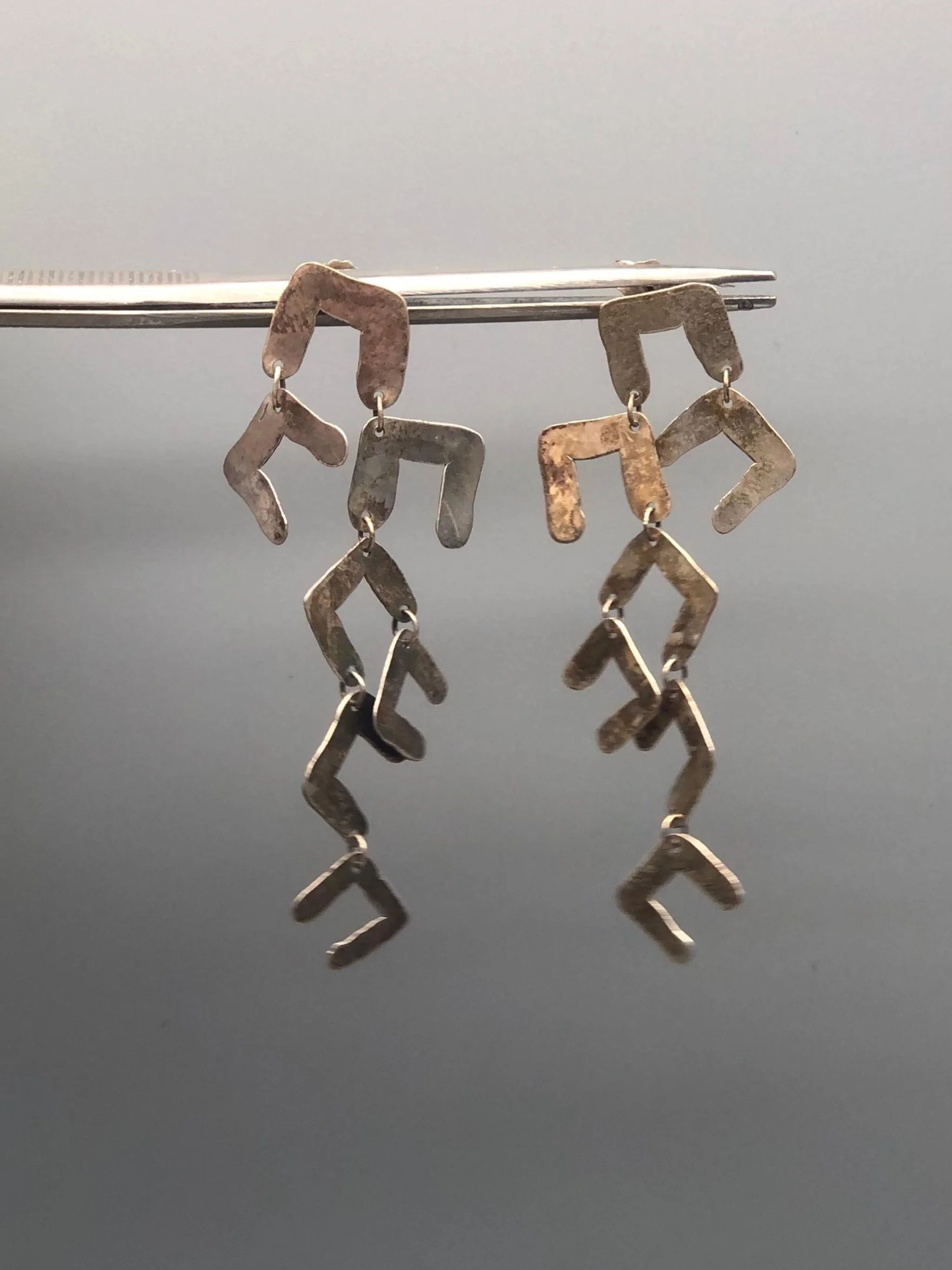 Elisa Deval Brina 7 sterling silver earrings for Crepundia Gioielli Bologna, long modular handmade contemporary earrings with geometric articulated elements