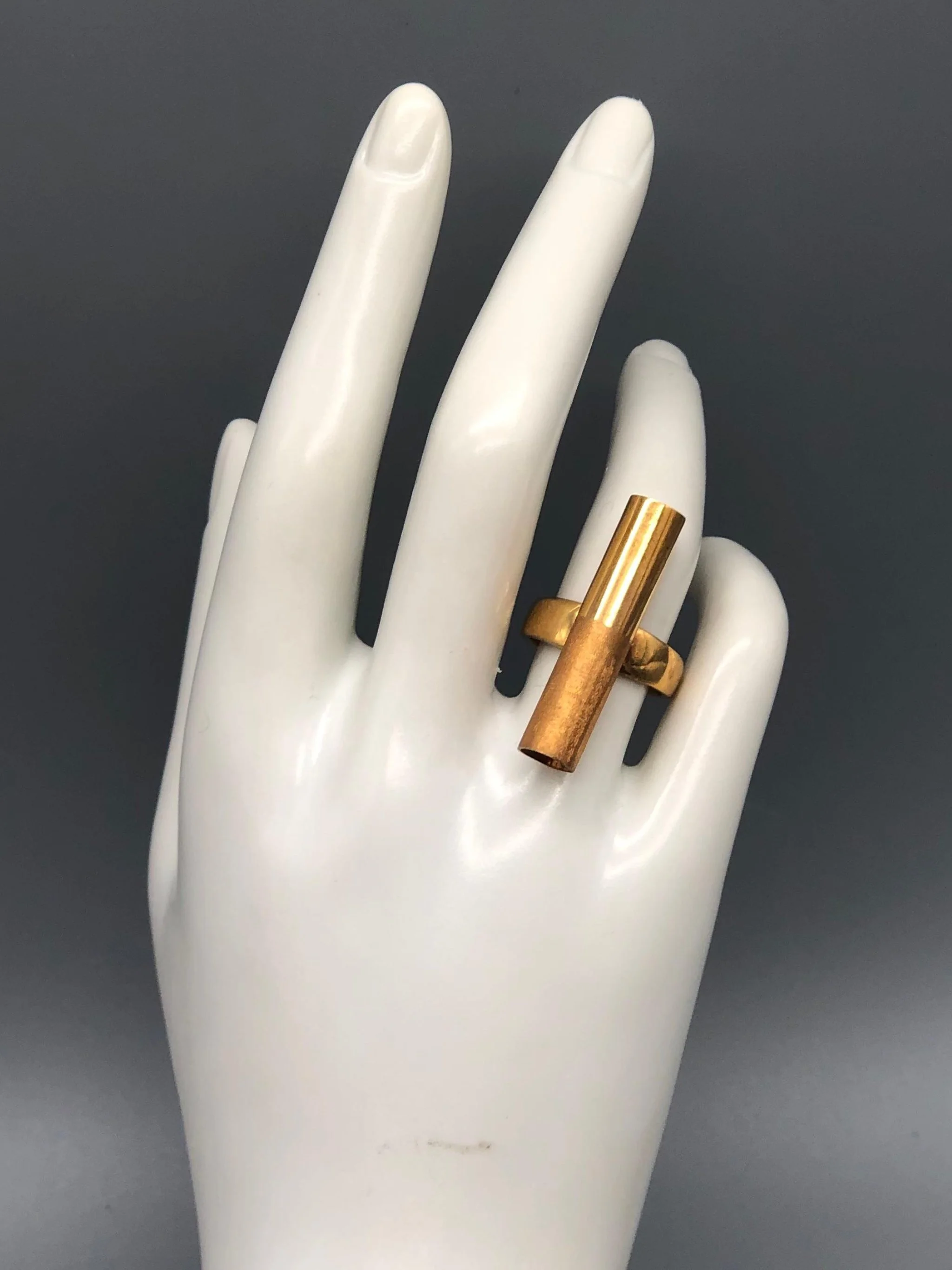 HoAsen Jewelry The Dual Sparkling Tube Ring in gilded sterling silver with partially satin finish — Crepundia Gioielli Bologna