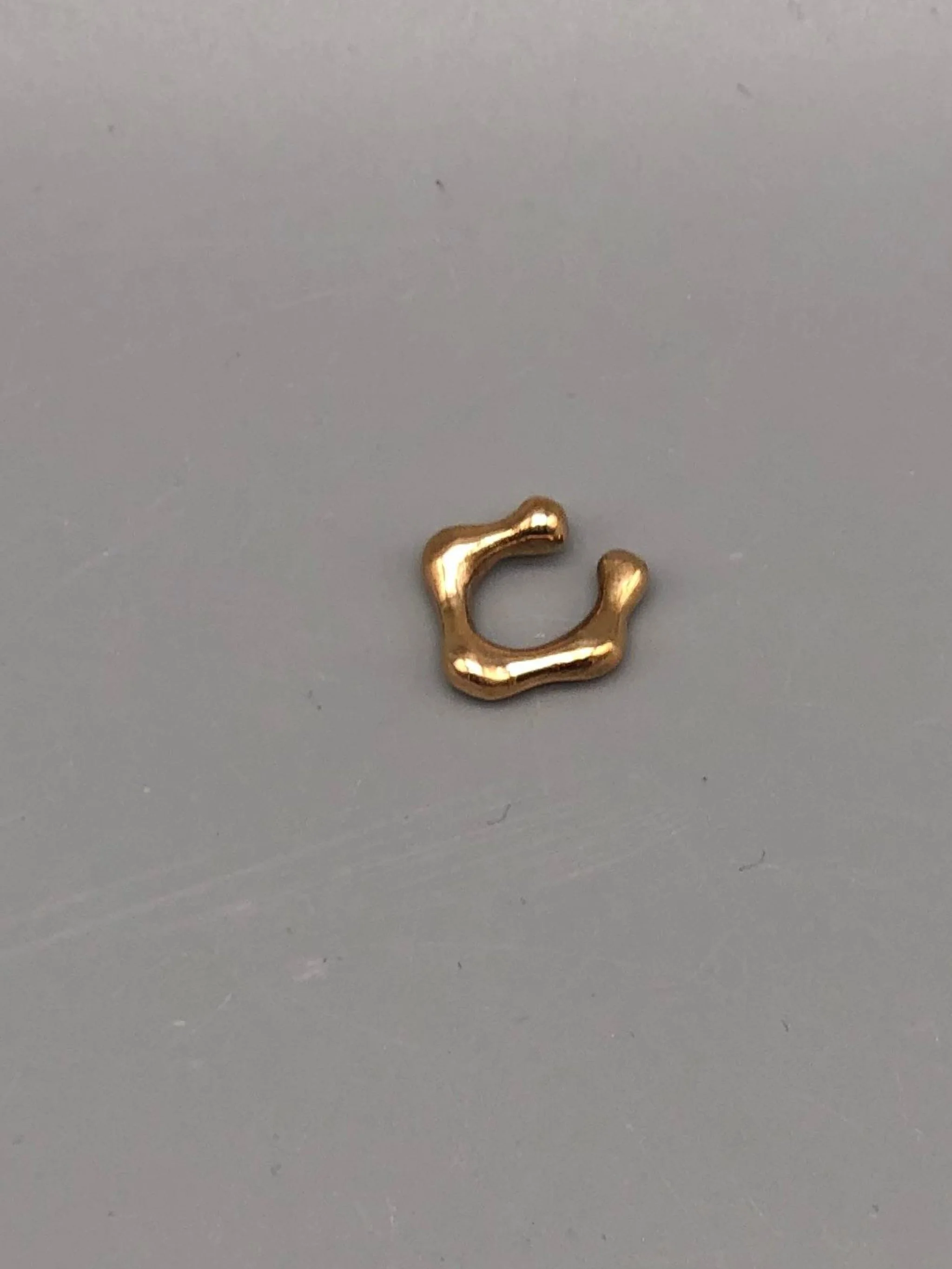 Earcuff artigianali in bronzo e argento di Floret Gioielli.