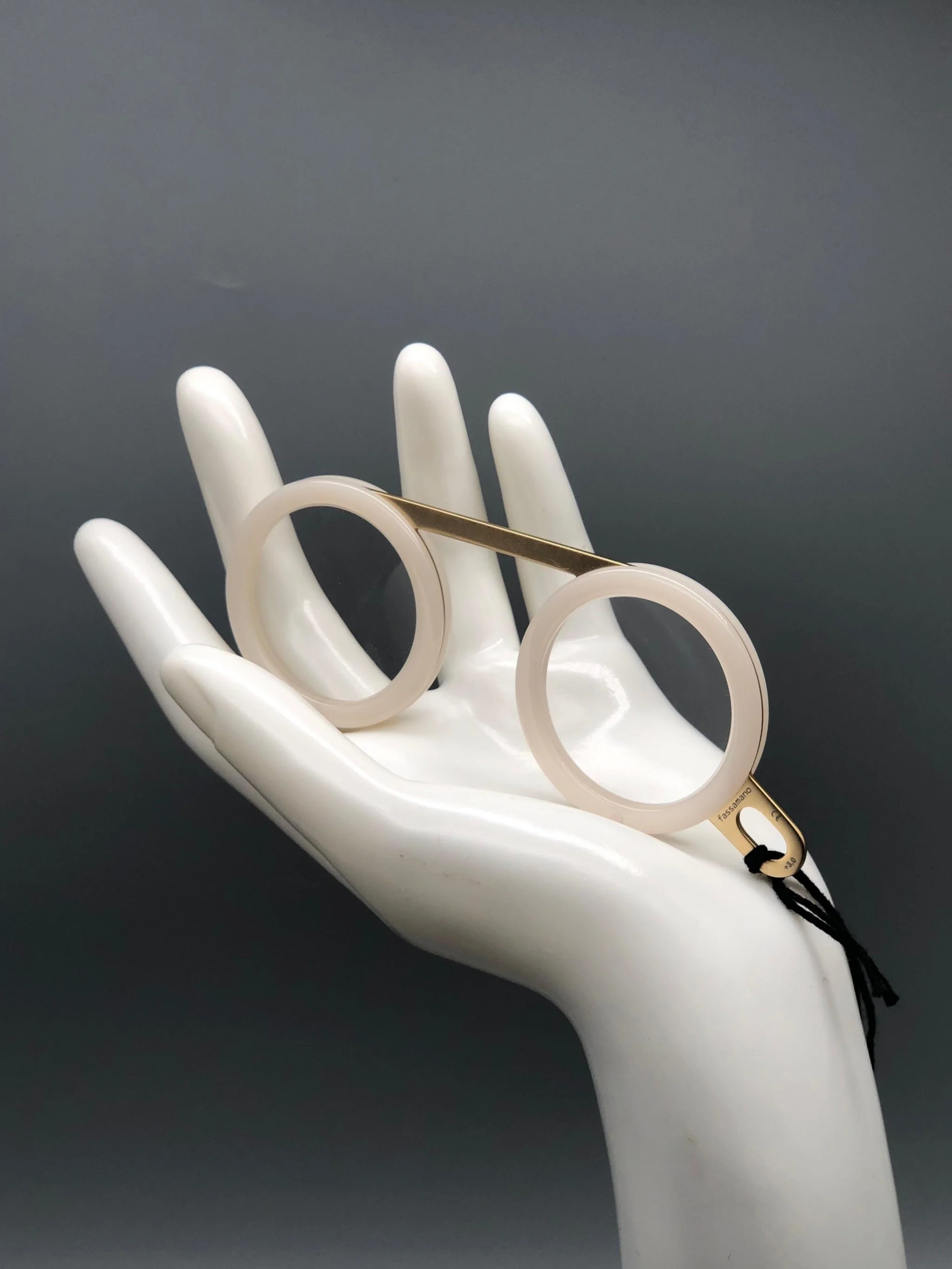Occhiale da lettura Fassamano Bianco Caldo con metallo oro satinato, Crepundia Gioielli Bologna