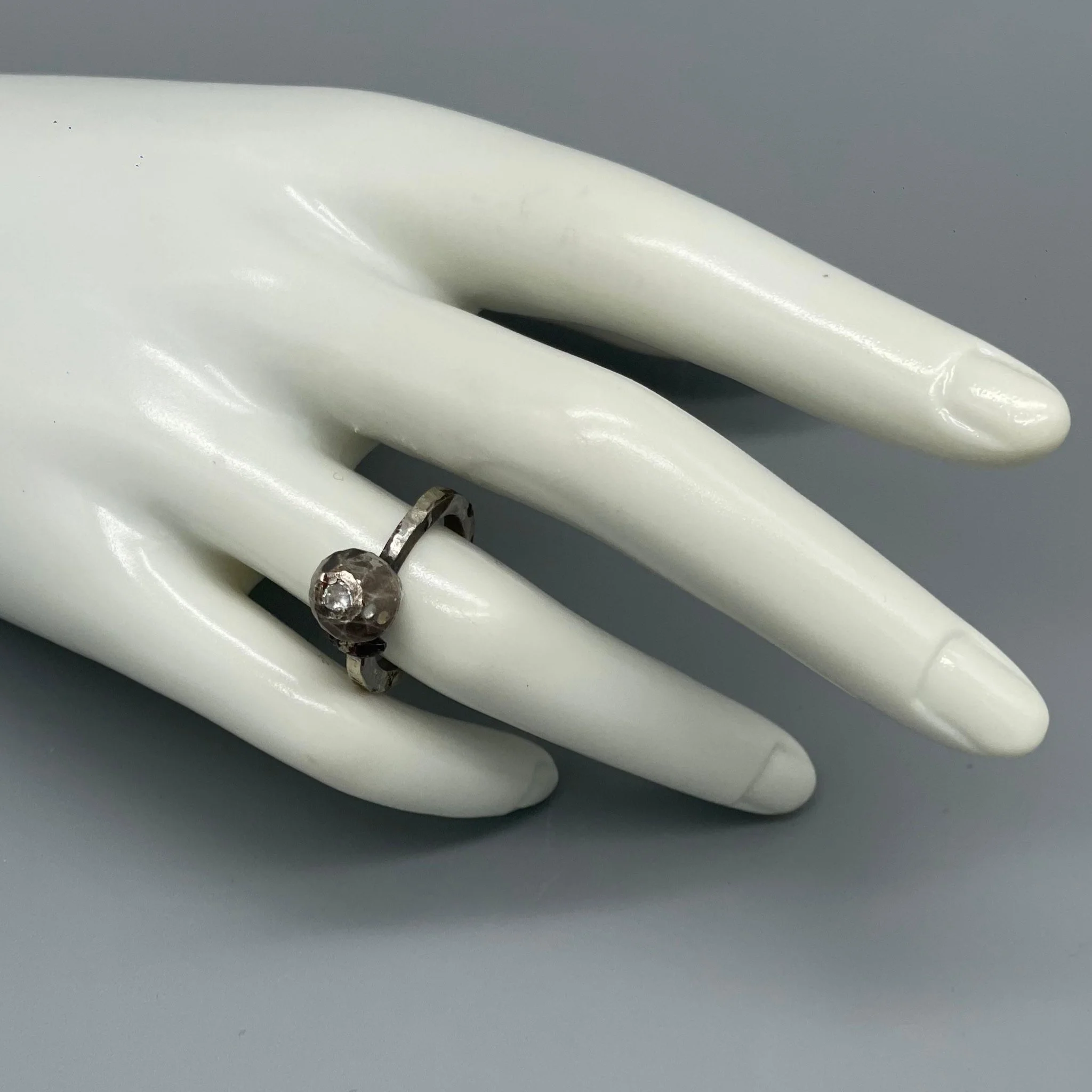 Per informazioni e ordini → WhatsApp