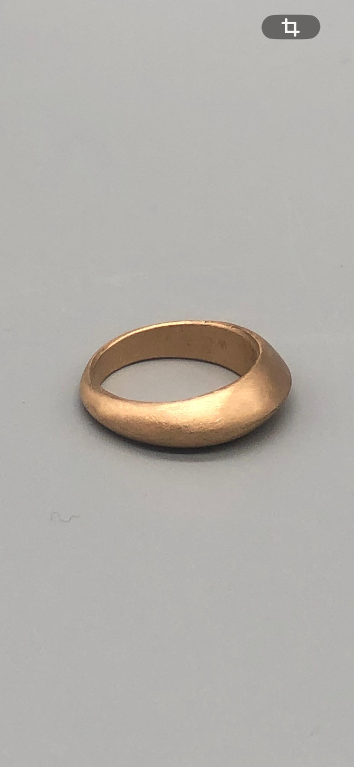 Anello Carla in bronzo dal design contemporaneo, Crepundia Gioielli. Carla contemporary bronze ring by Crepundia Gioielli.