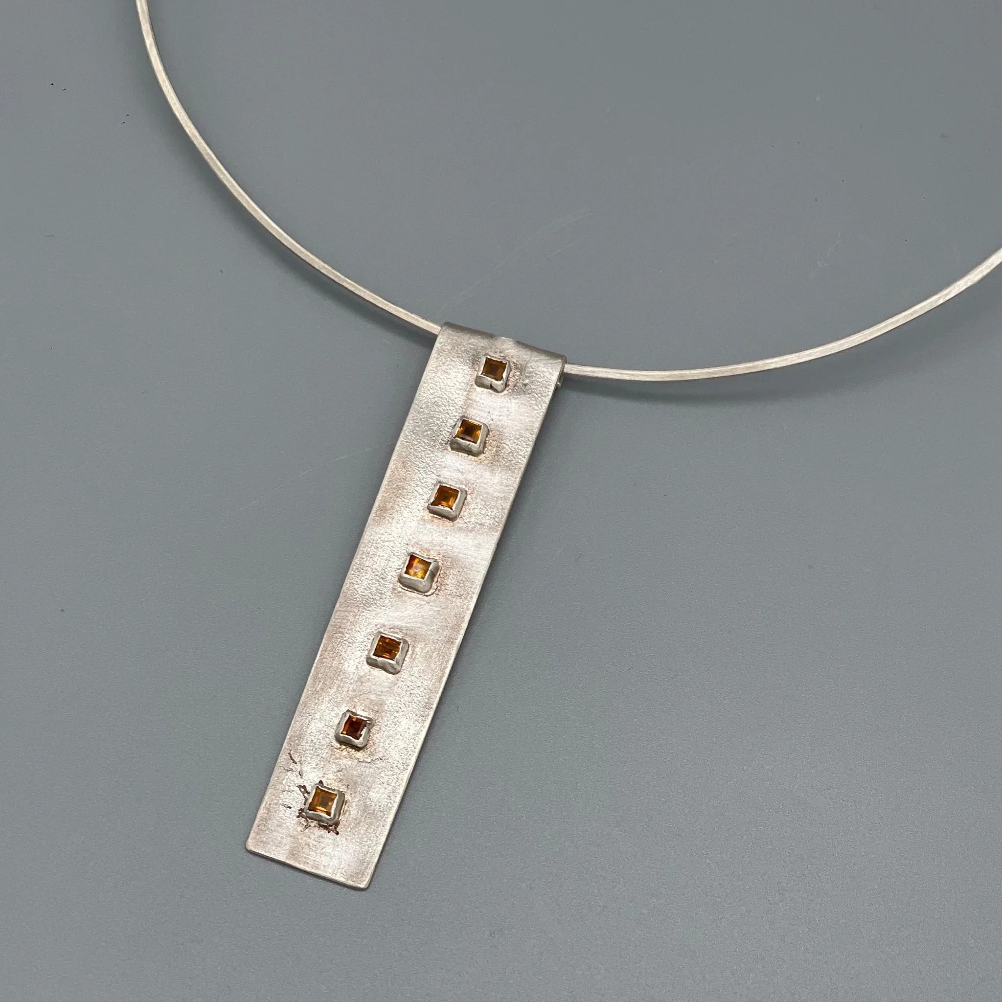 Per informazioni e ordini → WhatsApp