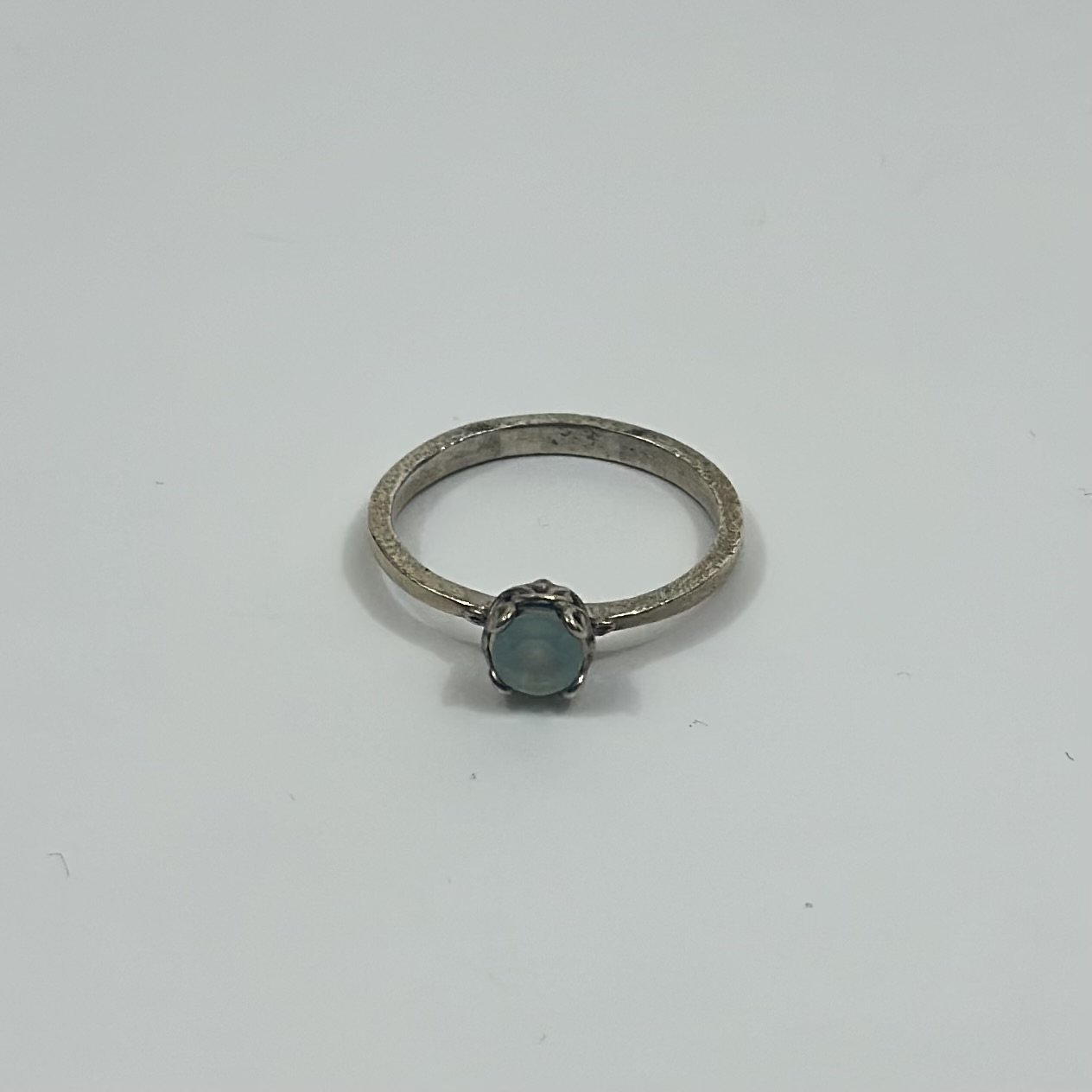 Anello Aime Moi in argento 925 con calcedonio. Contemporah
