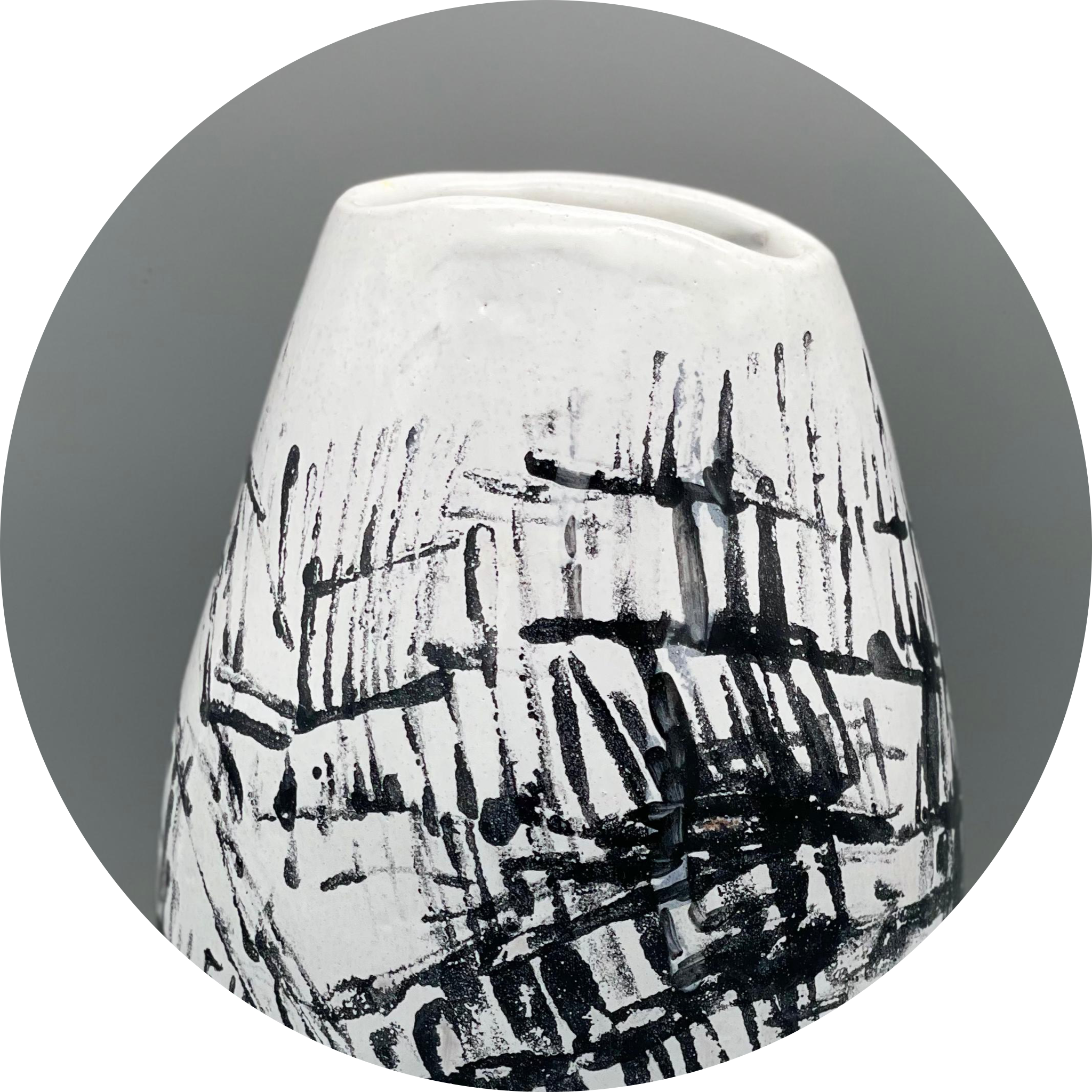 Crepundia Gioielli. Vaso di Giovanna Ussani. Dettaglio