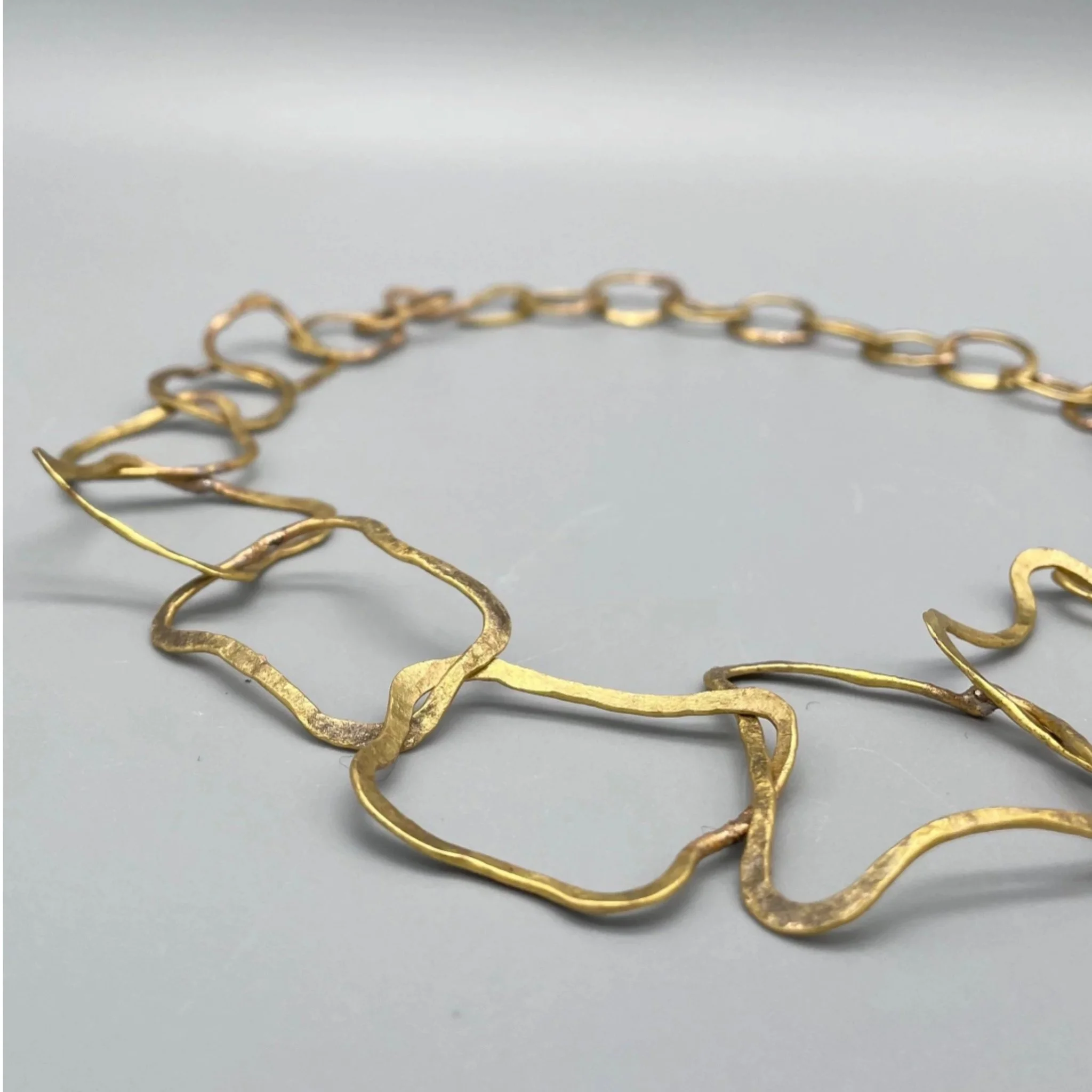 Collana in ottone Claudia Cuzzeri — Crepundia Gioielli, Crepundia Bologna / Brass necklace by Claudia Cuzzeri — Crepundia Gioielli, Crepundia Bologna