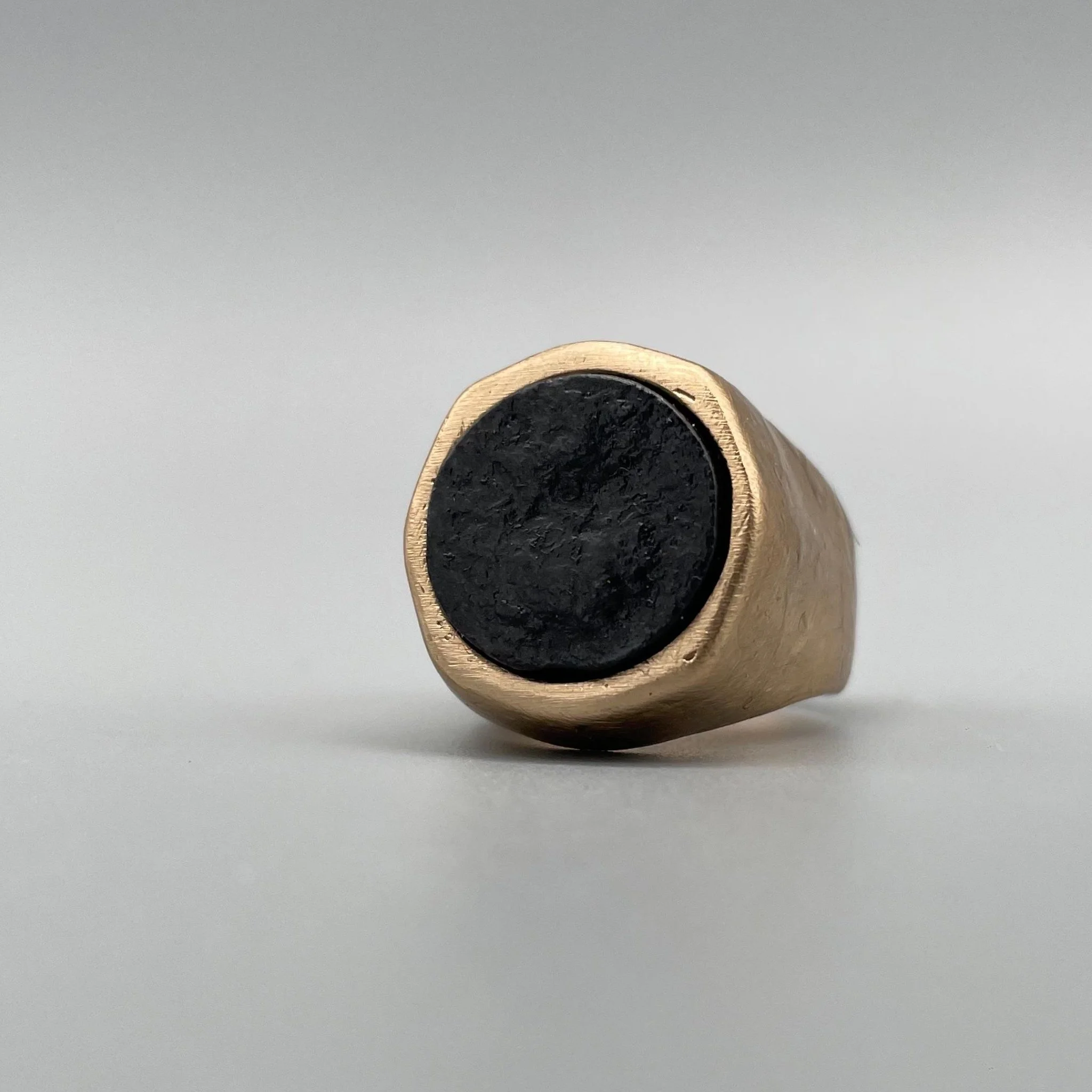 Per informazioni e ordini → WhatsApp