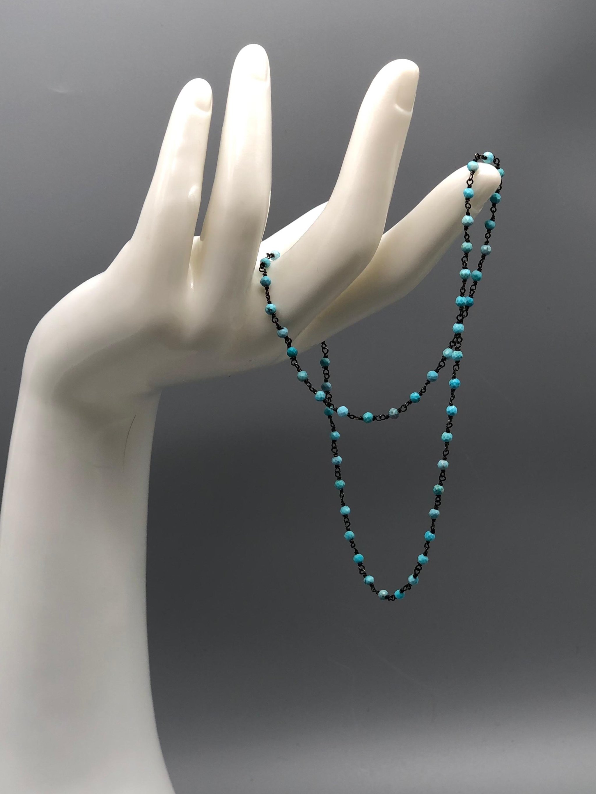 Turquoise rosary necklace in oxidized sterling silver by Crepundia Gioielli Bologna. / Collana rosario in turchese e argento brunito Crepundia Gioielli Bologna.