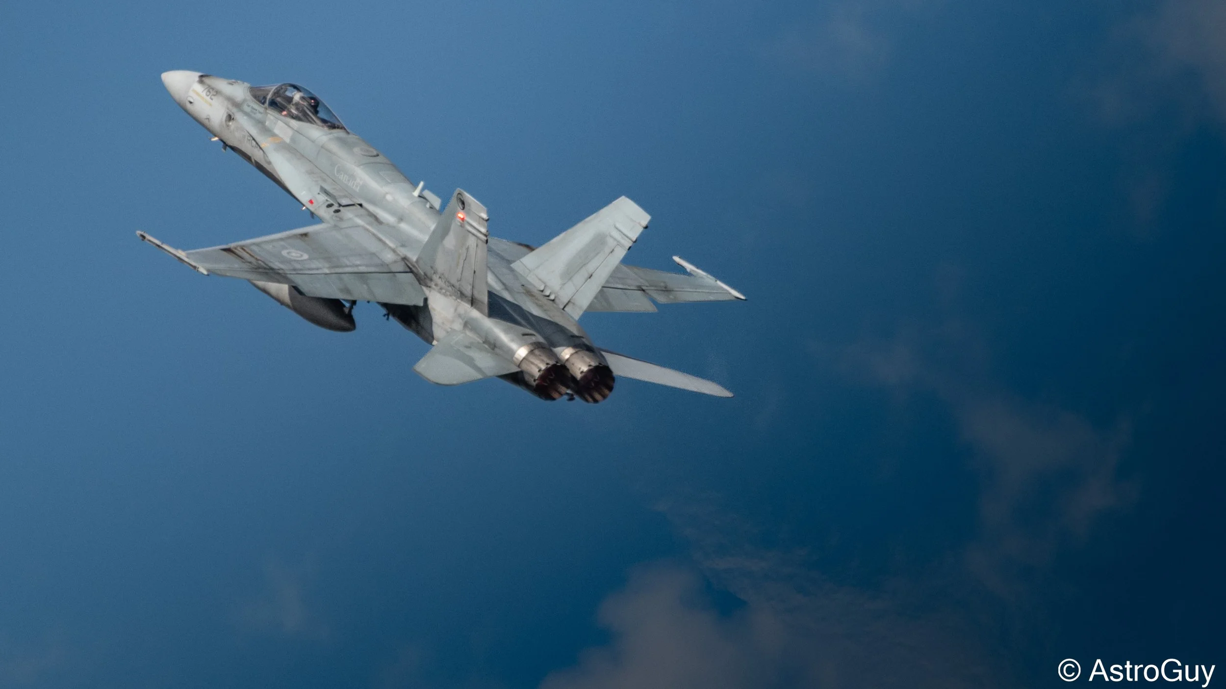airshow london 2025 cf18 hornet tactical demo-4.jpg
