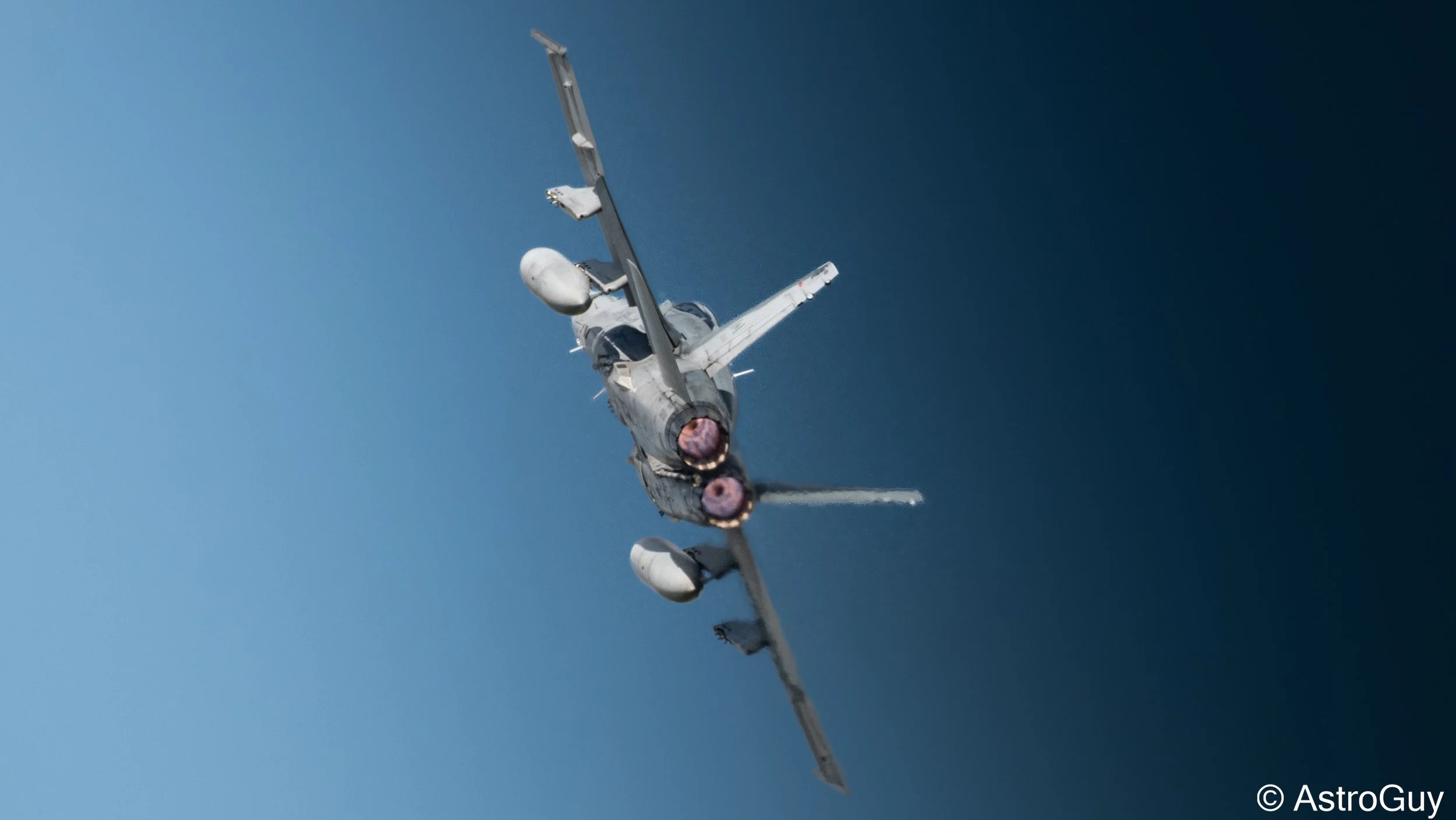 airshow london 2025 cf18 hornet tactical demo-2.jpg