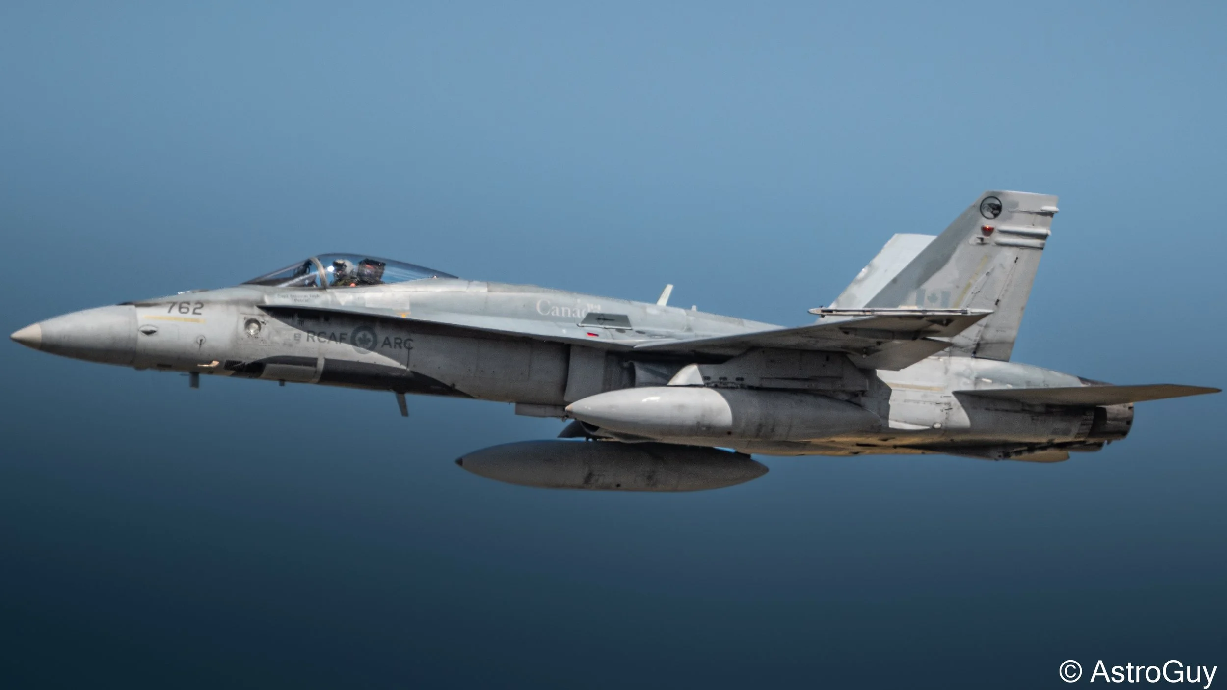 airshow london 2025 cf18 hornet tactical demo-3.jpg