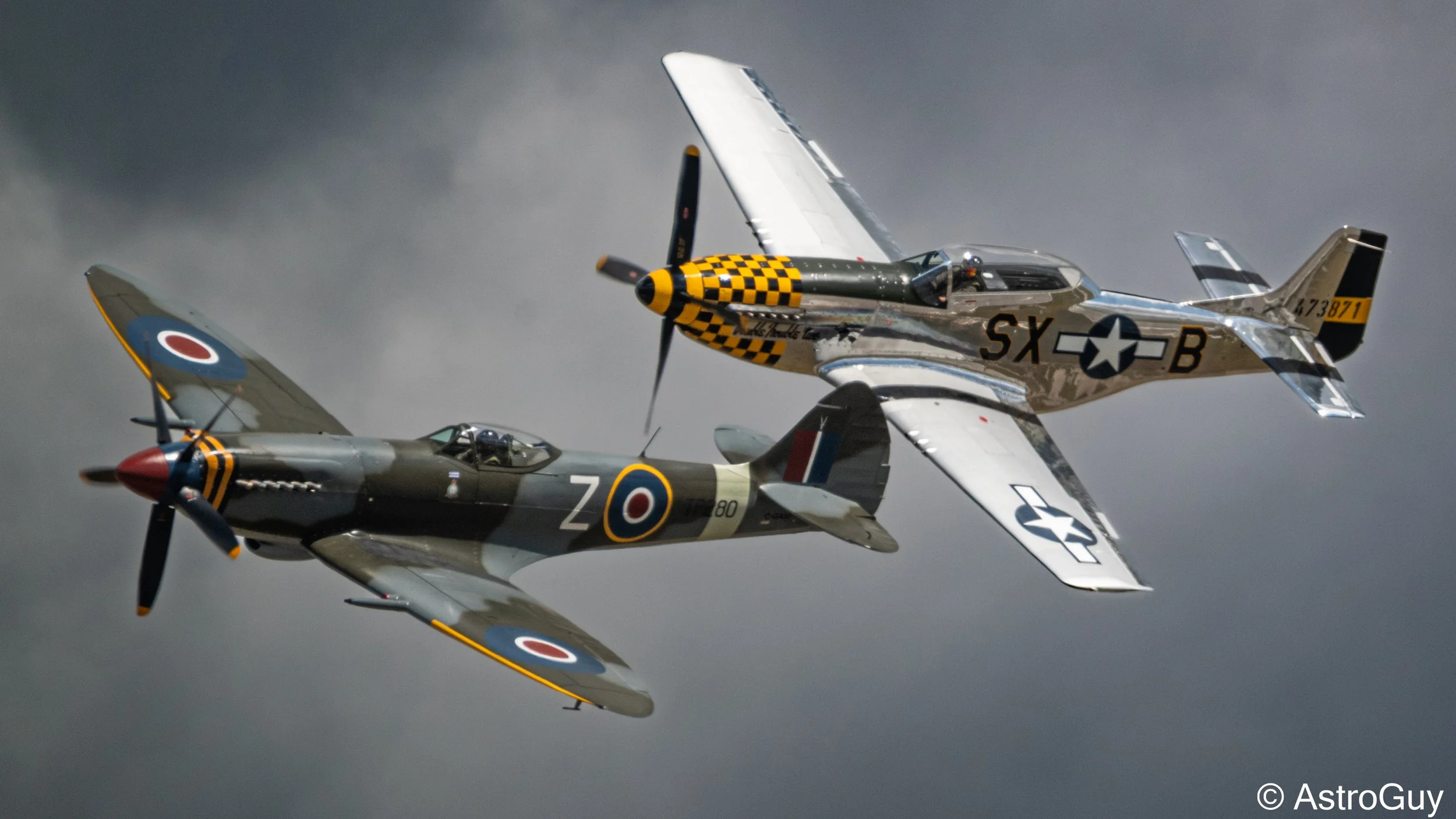 airshow london 2025 p51 mustang and spitfire-1.jpg
