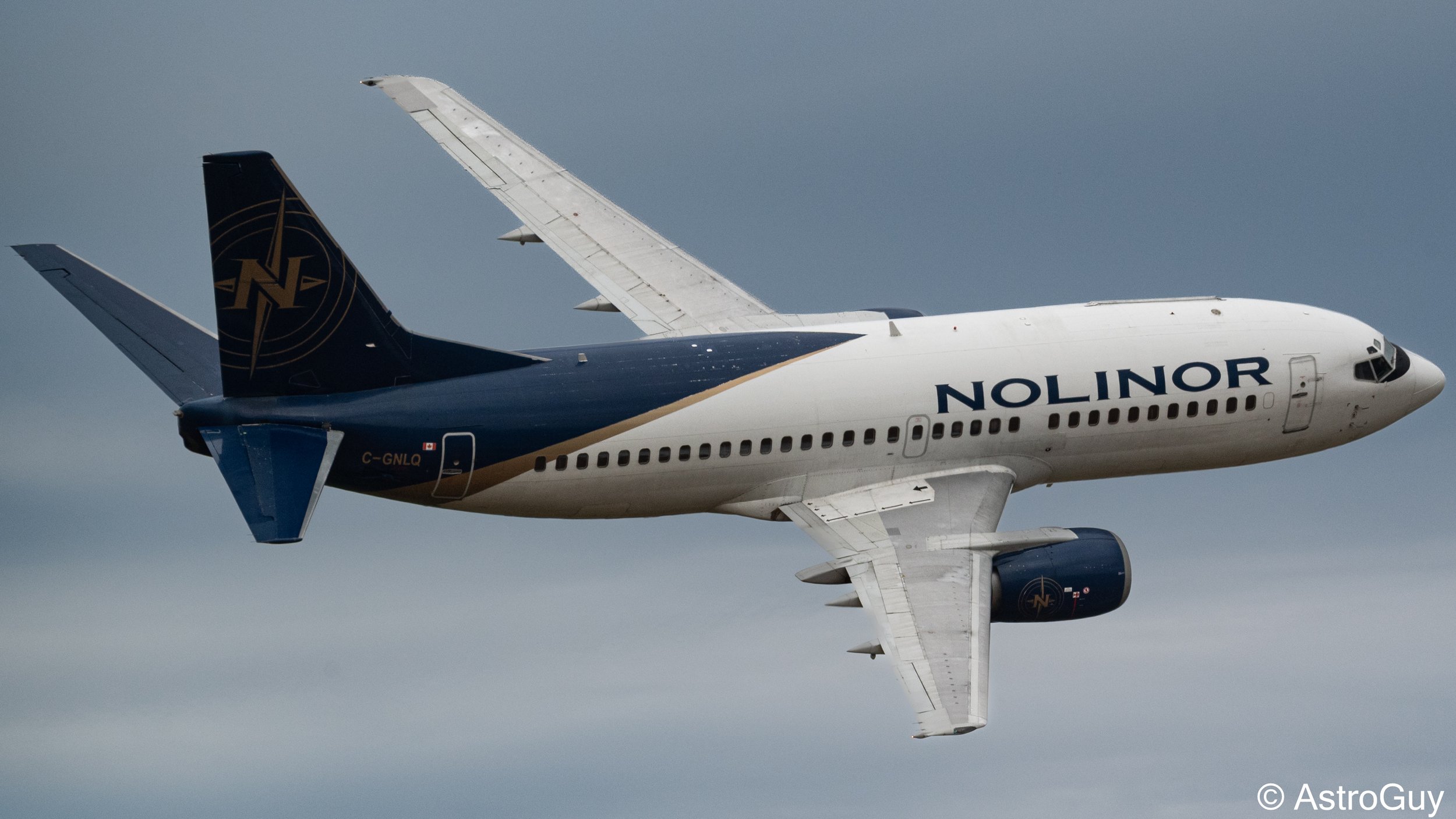 aero gatineau 2025 nolinor 737-4.jpg