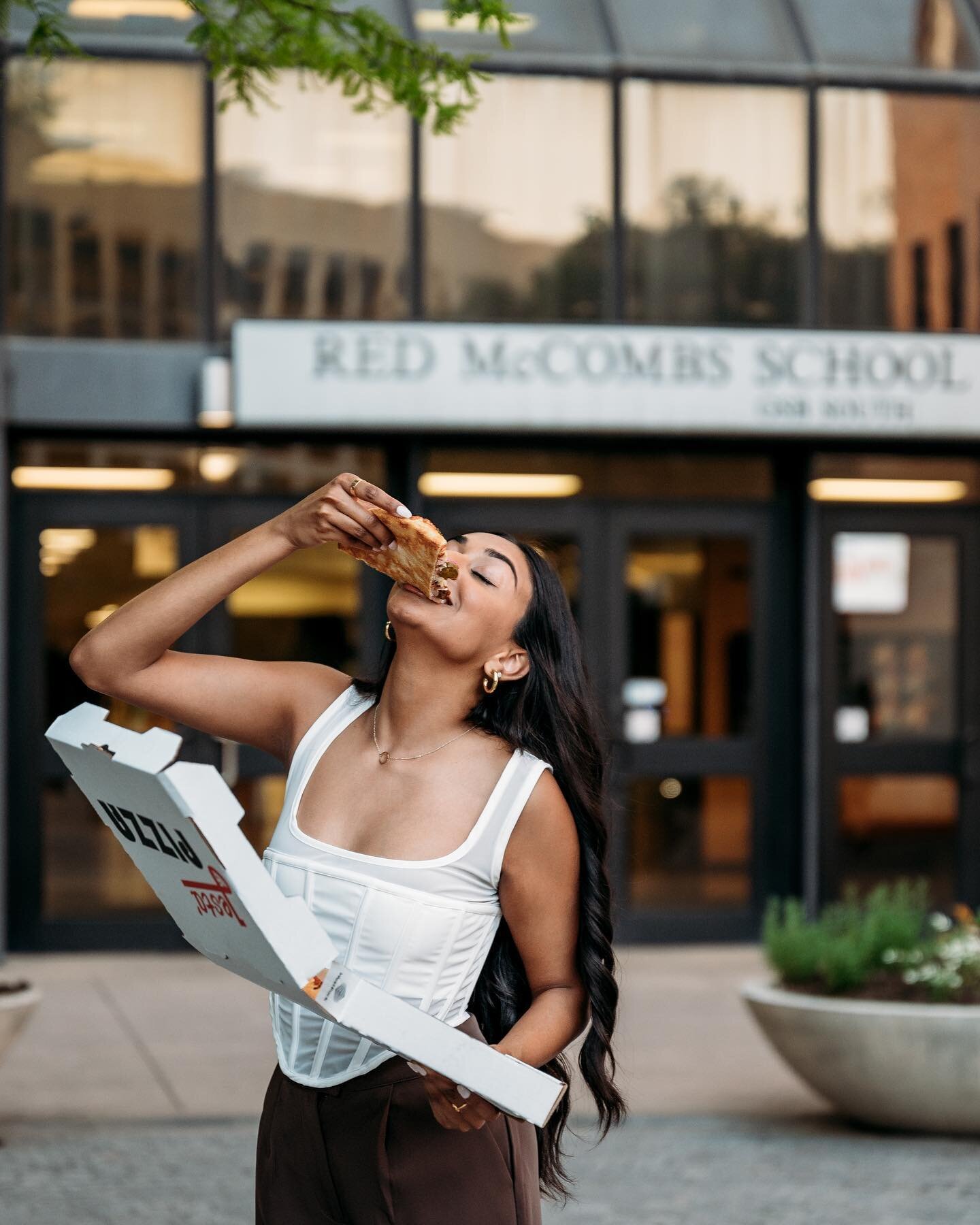 Going through some of my past work and realized that y&rsquo;all&rsquo;s feeds have not been blessed with @meganaj_&rsquo;s senior photos 💕

#utaustin #austinphotographer #atxphotographer #universityoftexas #seniorphotos #gradphotos #mccombsschoolof