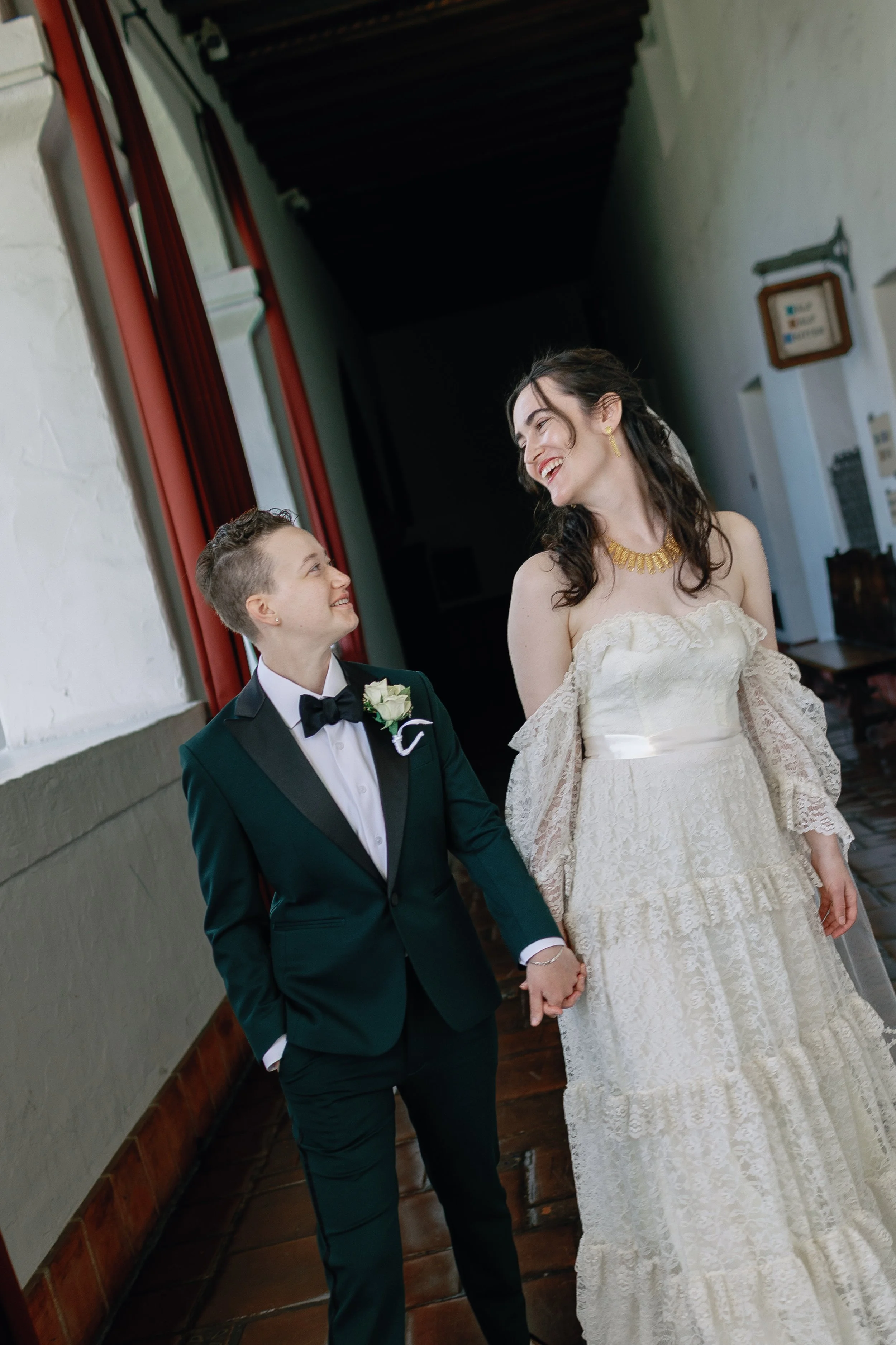 Samantha and Wendy at the Santa Barbara Courthouse