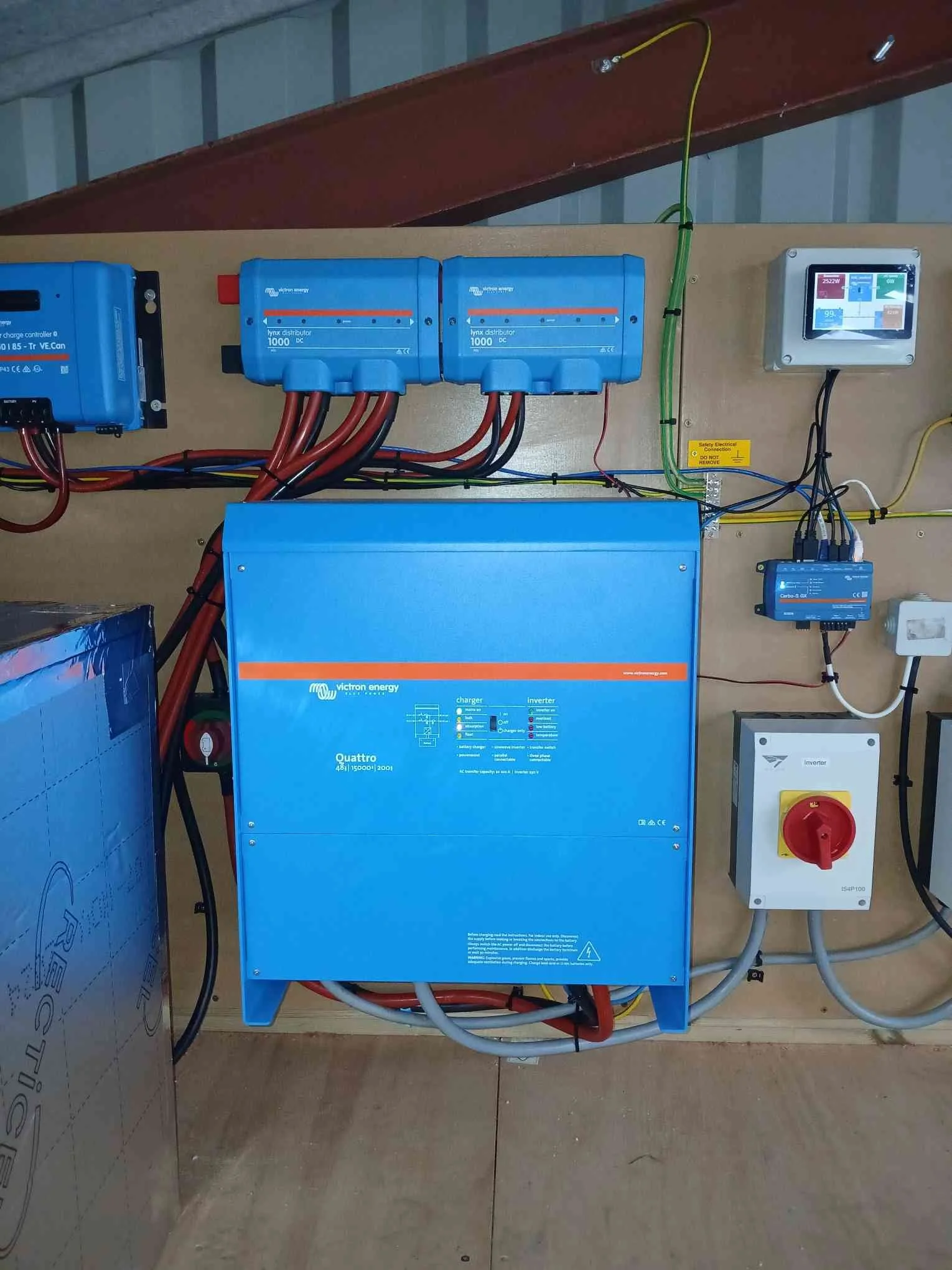 Blue Victron inverter charger Quattro 15000