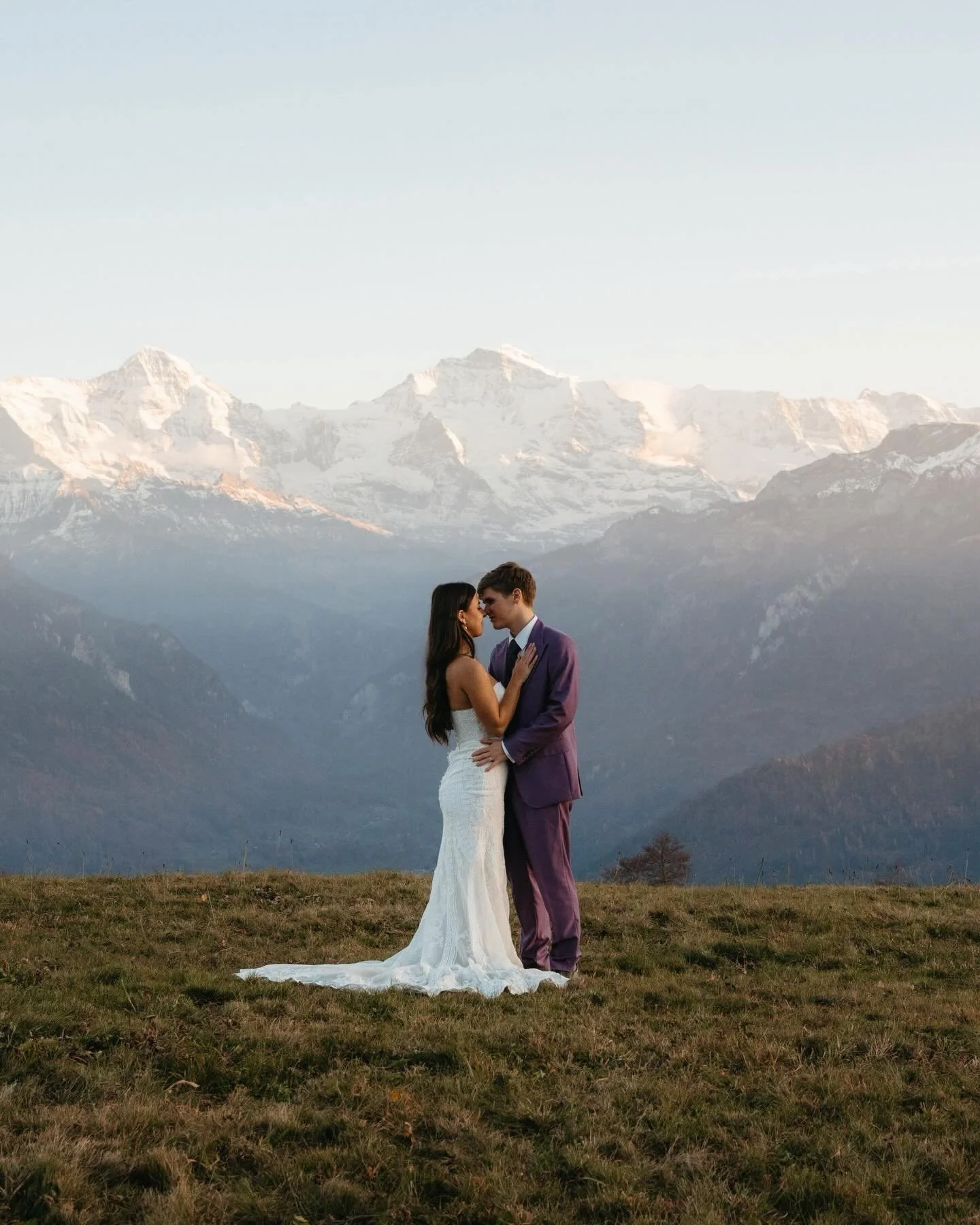 Postboda en Suiza.
Silencio.
Presencia.

#elopementweddingphotographer #bodasgalicia #scrl