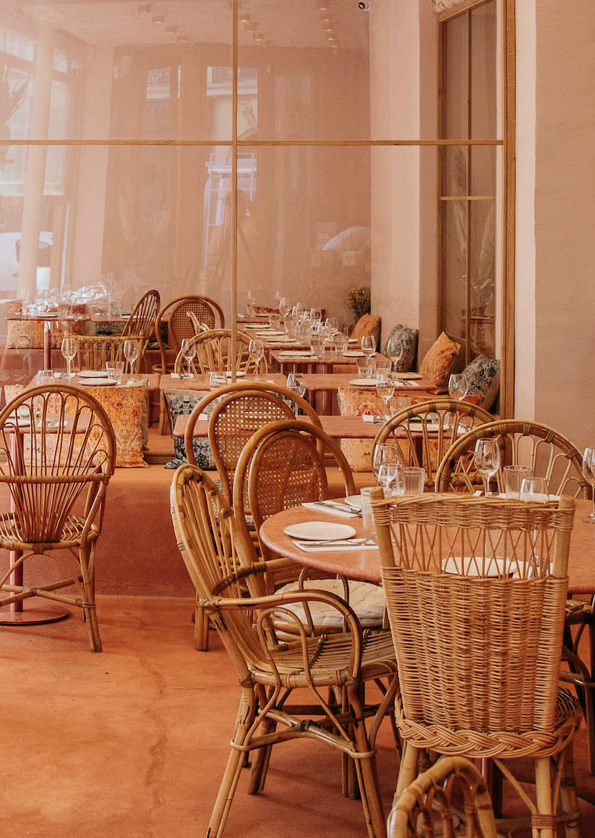 Salle à manger de Dalia, disponible pour des grandes tablées et privatisations à Paris 2ème