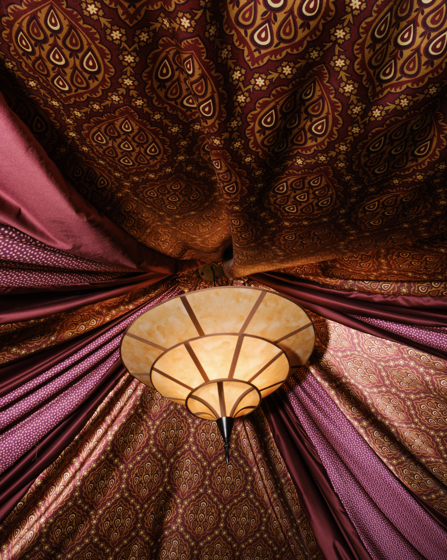 Bar à cocktails Kubaba Paris 1er place du marché Saint-Honoré ouvert tous les jours et disponible pour privatisation et évènement 