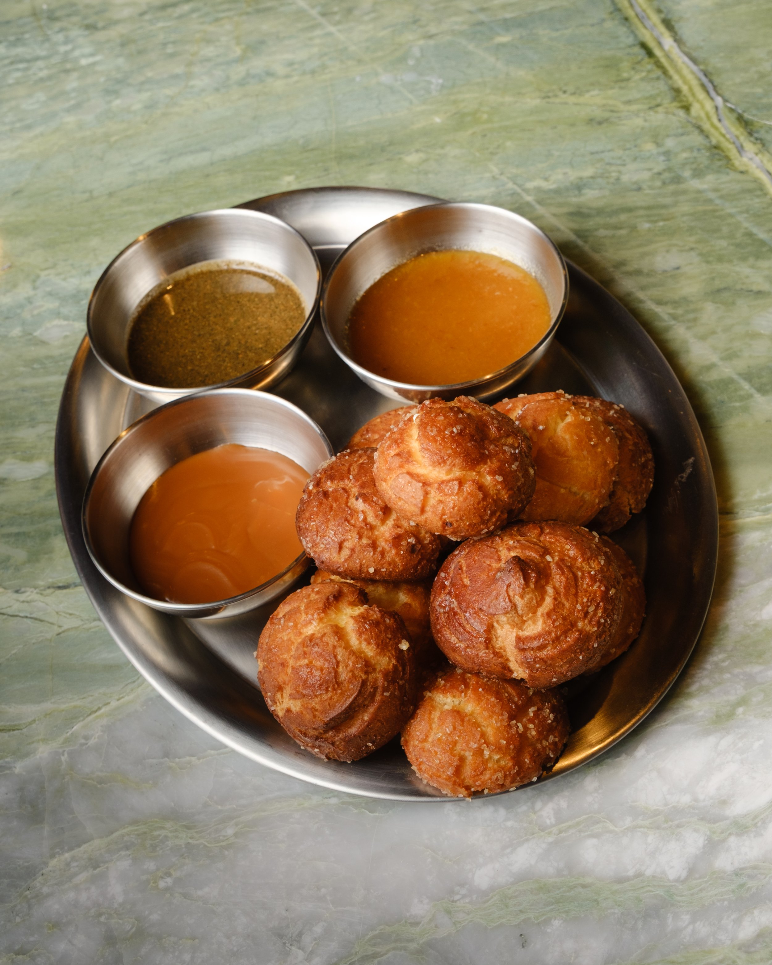 Choux à la crème vanille à partager Kubaba Paris 1er à deux pas de la place du marché Saint-Honoré
