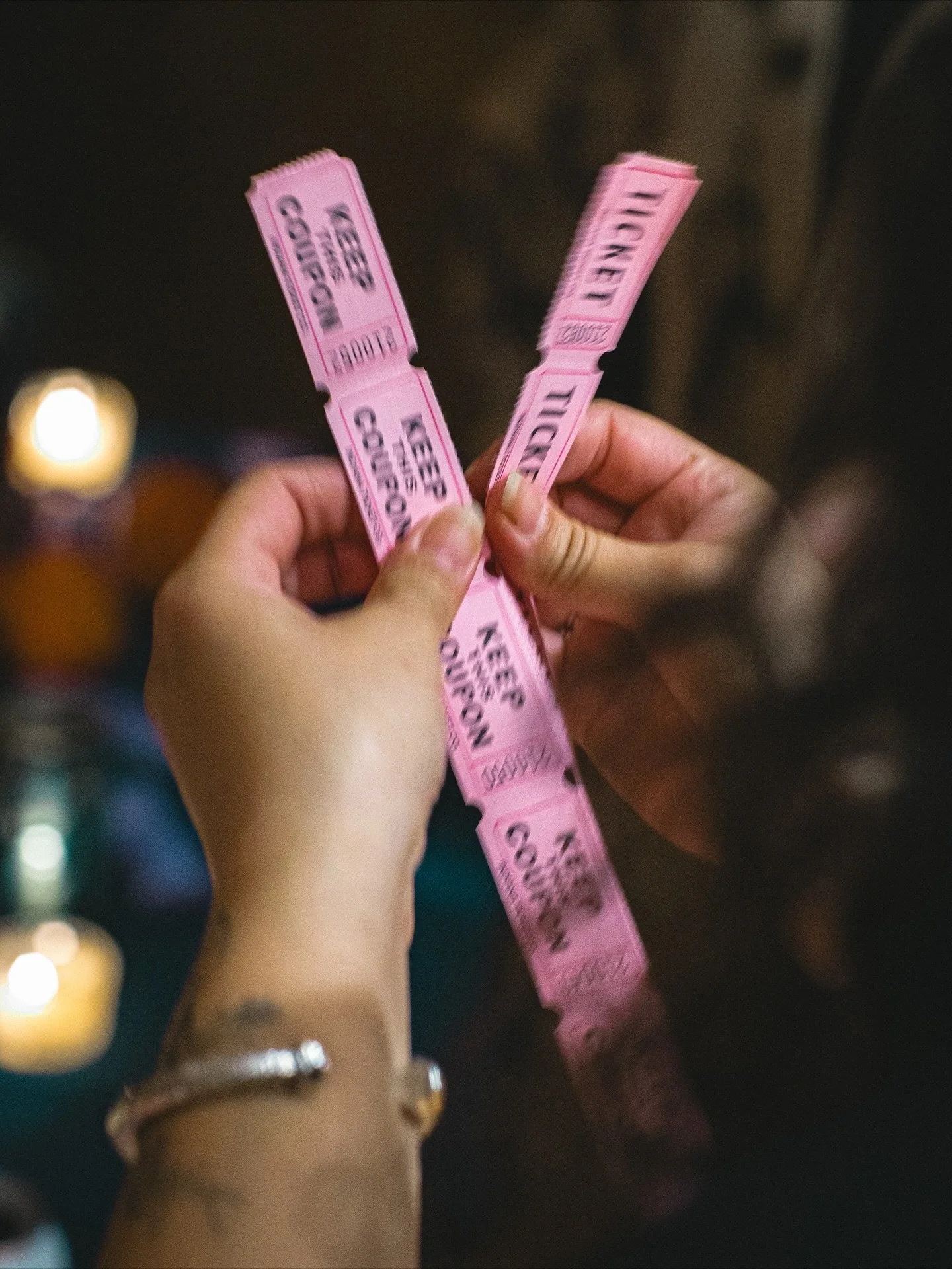 Winning prizes for a good cause. 🎟️🎟️ Thank you again to our sponsors and partners who donated gifts and their time to help raise funds for @vamos_juntos_ 

#3580iql #phillyevents 

Venue @3580iql 
Catering @la.llamita.vegana
Photos @kesa_luxe

@ph