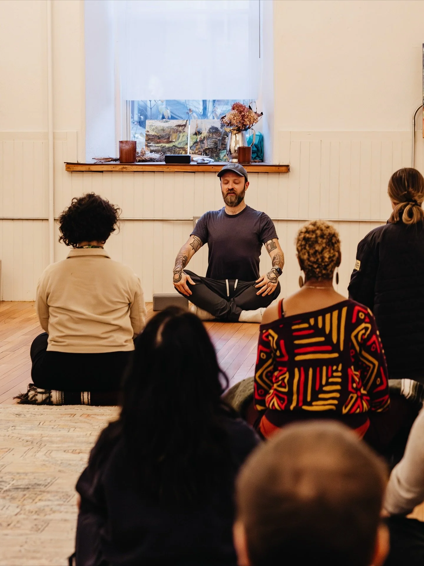 Thank you to our friend Josh from @phillyyoganetwork for leading a breath work session helping to raise funds fir @vamos_juntos_ 🙏🏻

#3580iql #phillyyoganetwork #yogalife