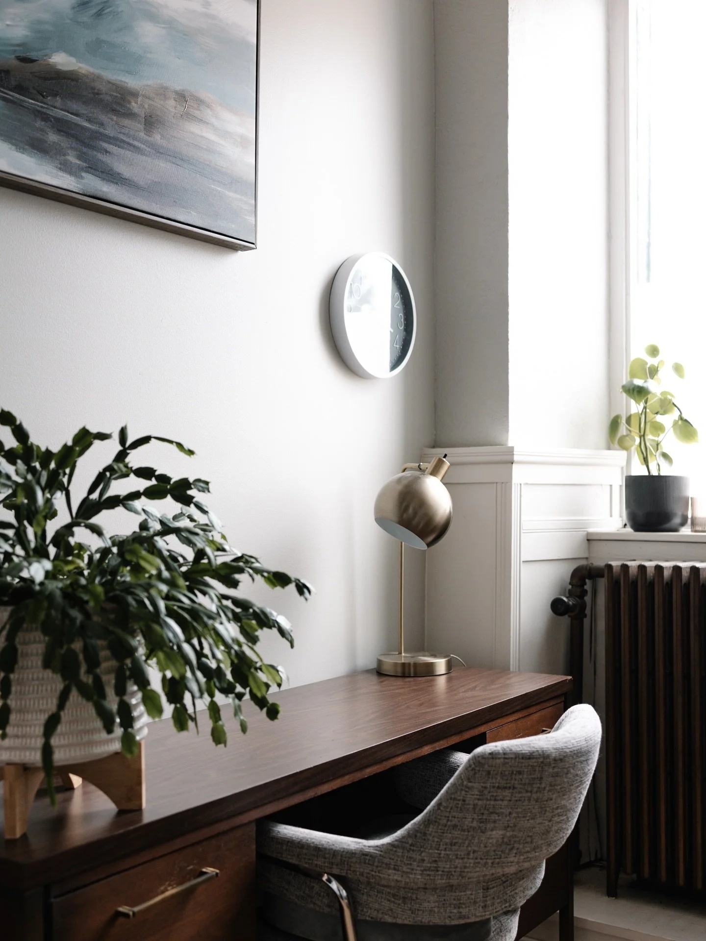 3580 IQL offers unique office suites for mental health and wellness practitioners. Here&rsquo;s a peak into one of our hubs. If you&rsquo;re looking for a community of likeminded professionals we welcome you to take a tour. Suites come fully furnishe