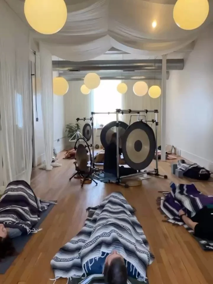 April 25 we have so much good stuff happening!
9:45&ndash;11:00am &mdash; Prana Yoga with Julie Jacobson
11:30am&ndash;12:45pm &mdash; Sound Immersion with Michael Garden

We&rsquo;re starting the morning with Prana &mdash; a grounding mix of movemen