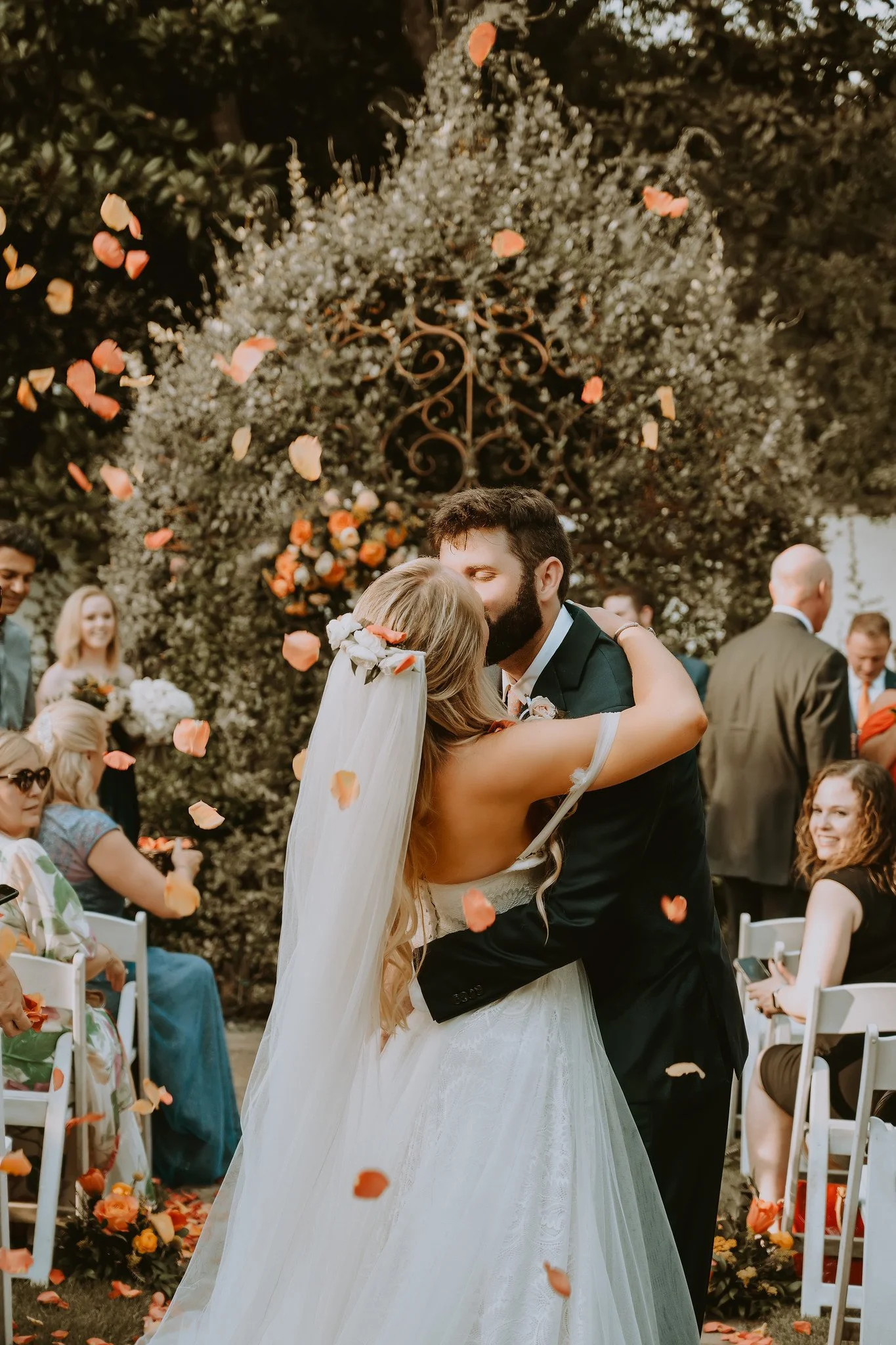 What Wedding Photographers Don’t Tell You (But Should)