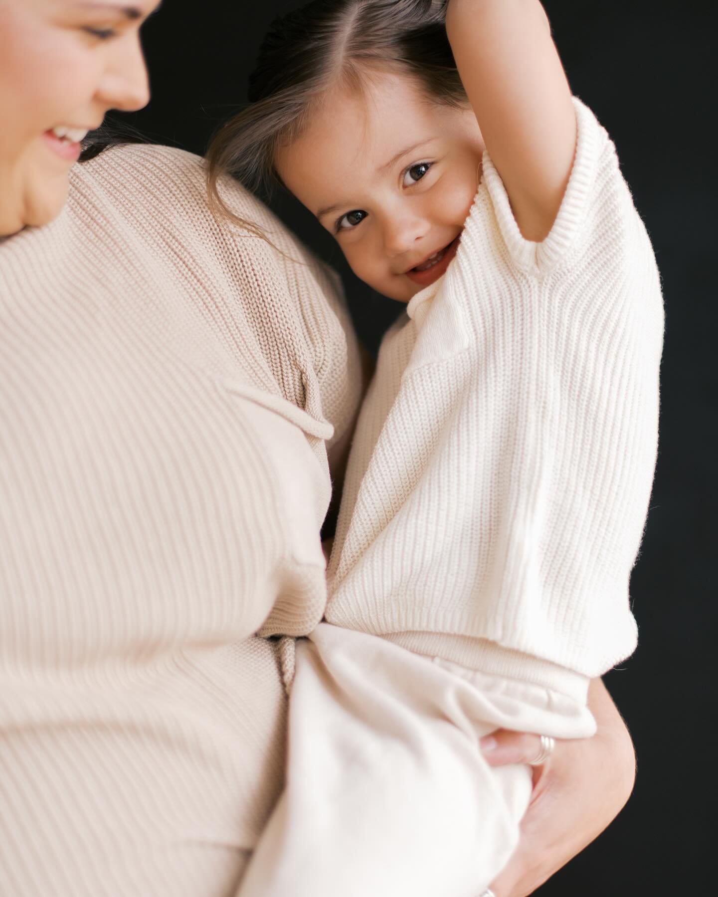 ✨All the motherhood sessions have officially been delivered!
Thank you so much for trusting me to capture these precious moments &mdash; it truly means the world.❤️

I absolutely love capturing the candid moments&hellip; the laughter, the snuggles, t