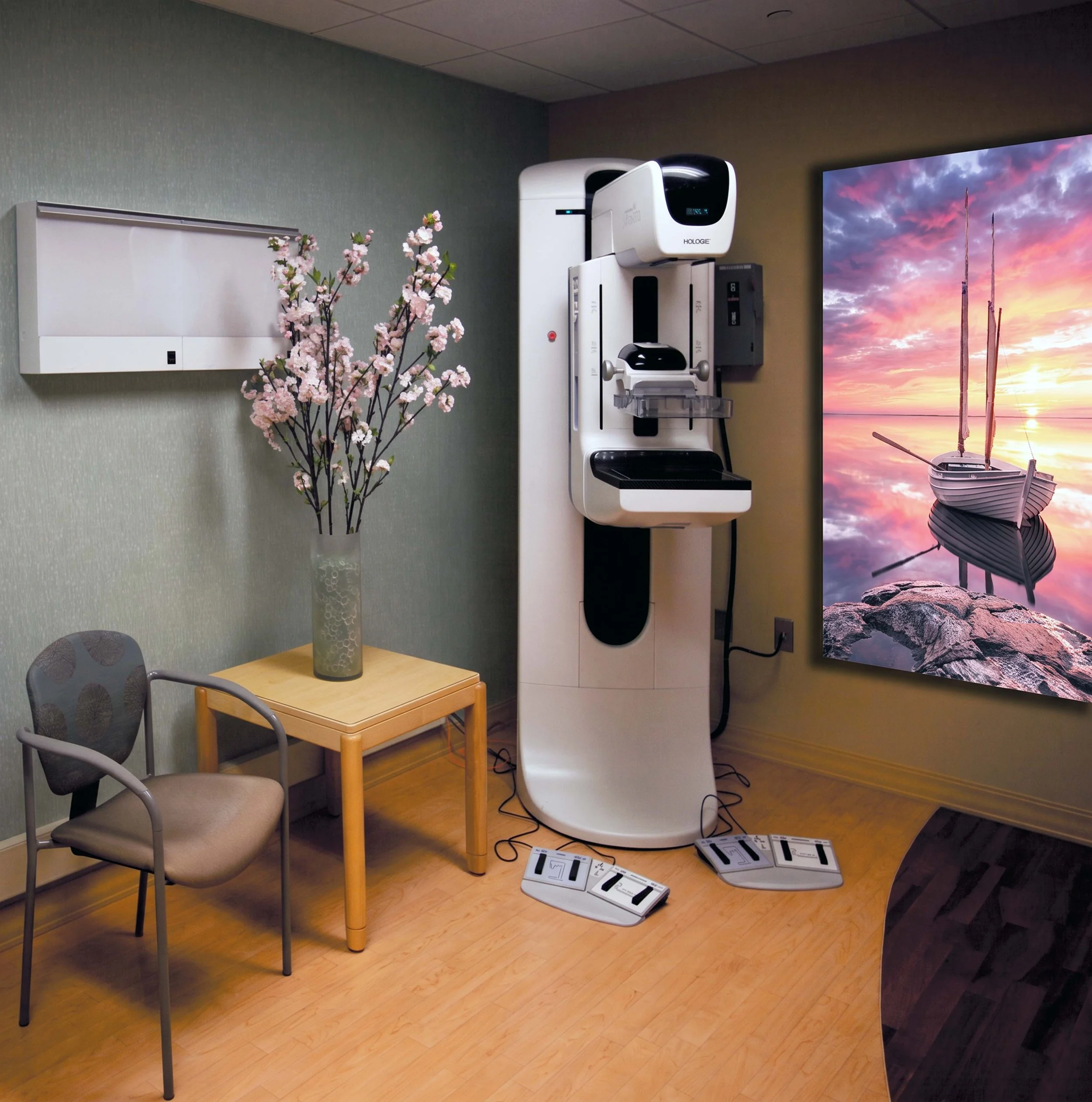 mammo room.jpg
