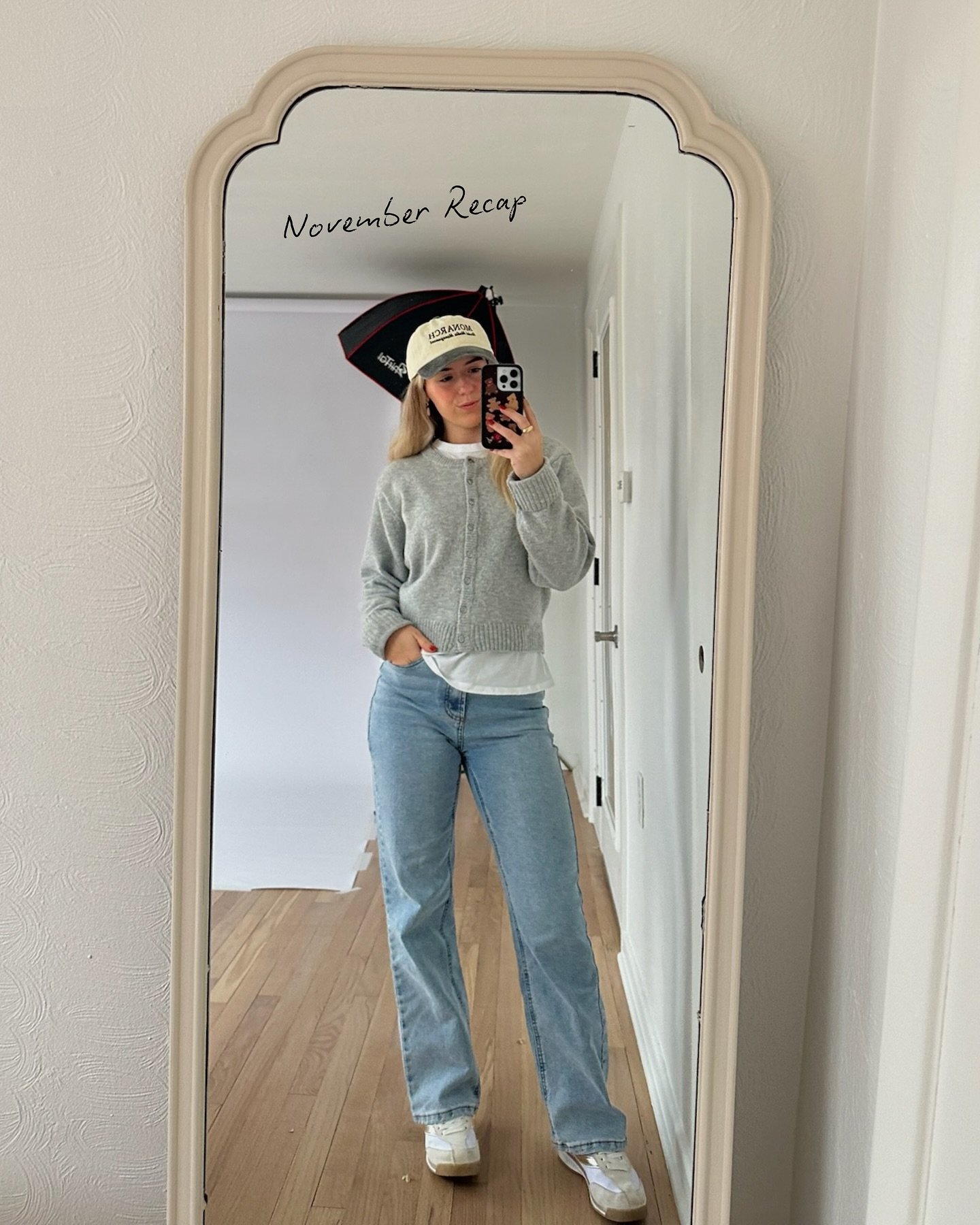 November was a month full of TONS of holiday shoots and TONS of late nights! 🤳

Swipe through to see what we have been up to🤍

#monarchsmm #socialmediamanager #smm #photodump #contentday #womeninmarketing #femaleownedagency