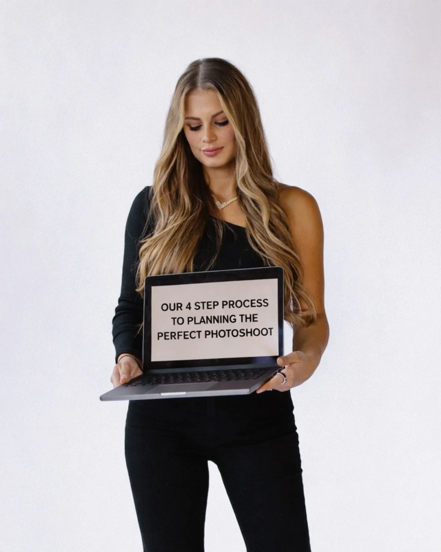 Our main goal is less stress, and more strategy!💋

Swipe through to see how we stay organized for our content days!🤳🏻

#monarchsmm #contentday #socialmediamanagement #photoshoot