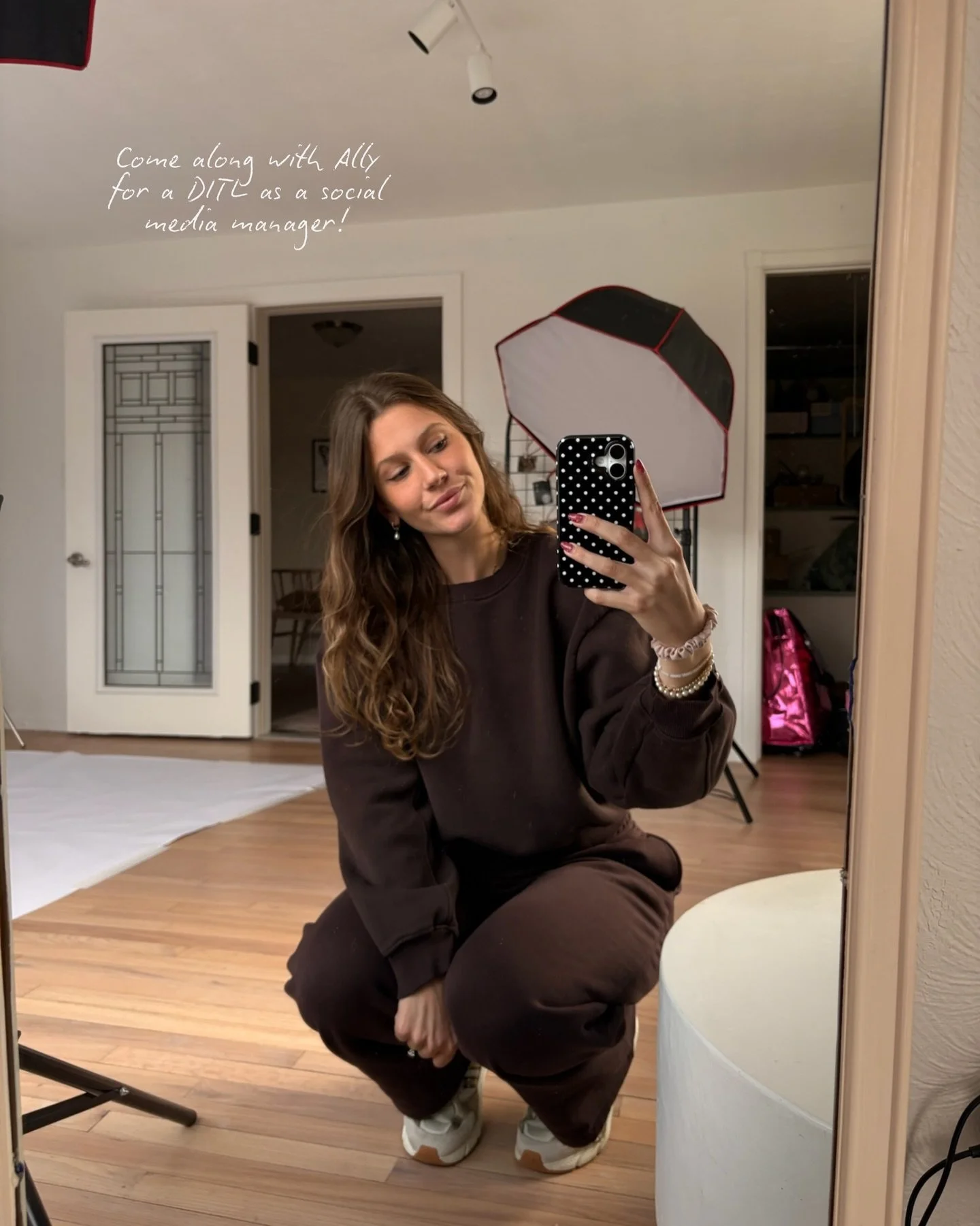 Come along with our new SMM @ally_campanella for a day in her life💋

#ditl #socialmediamanager #smm