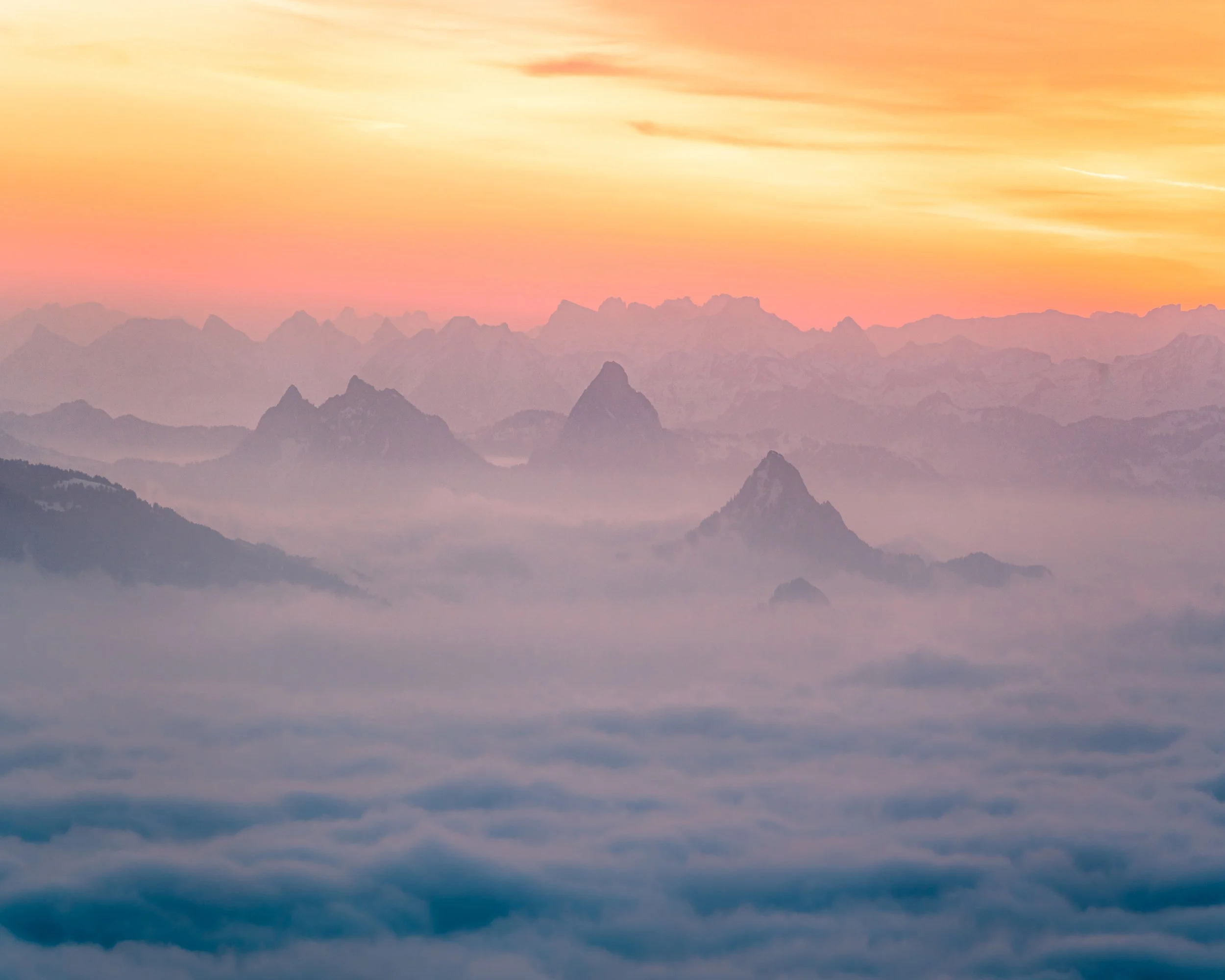 Sunrise from Pilatus 2.jpg