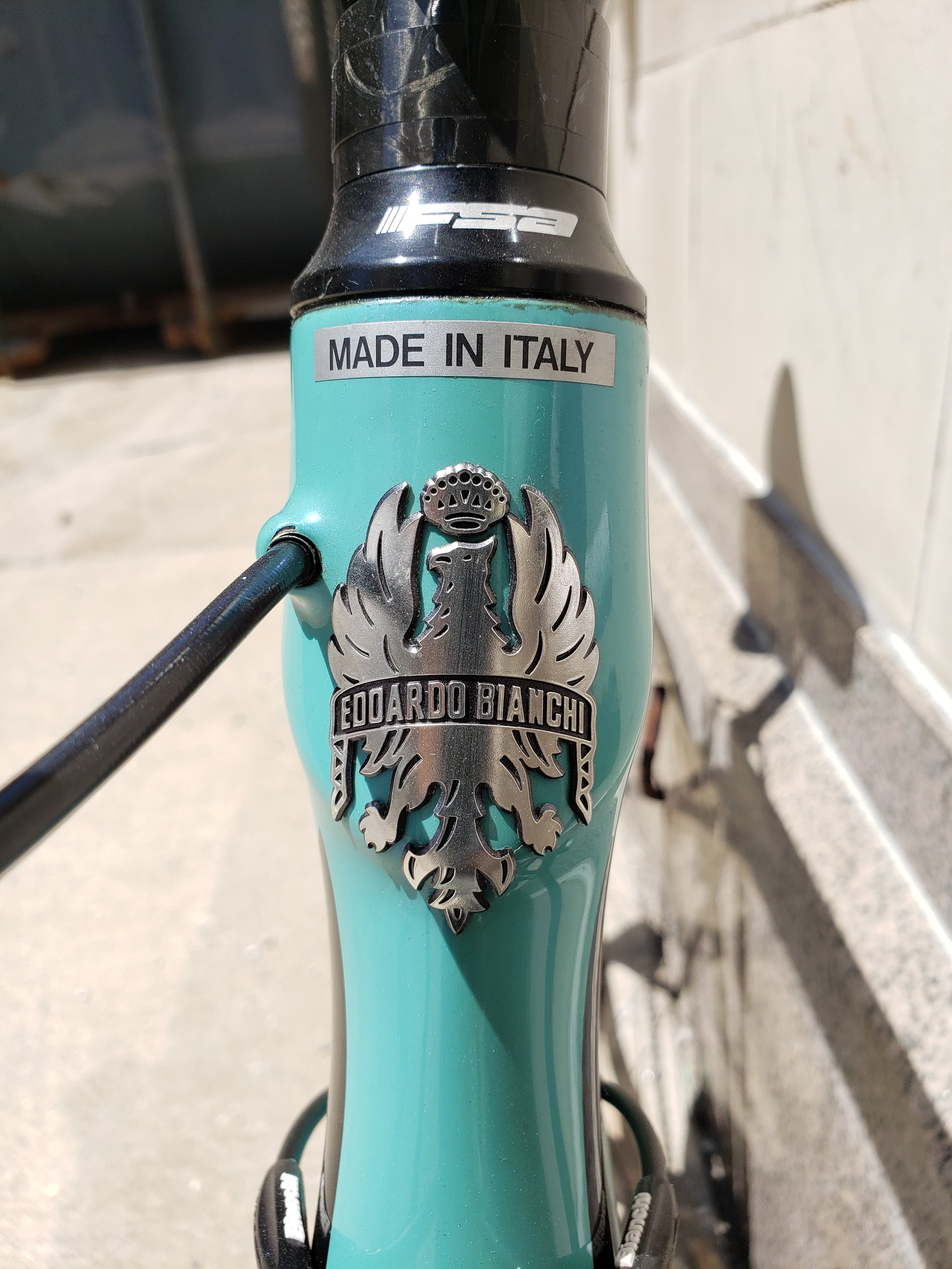 Bianchi Intenso Carbon Racing Bike ***Like NEW*** Made in Italy Campagnolo Veloce 53cm — Vulture Space